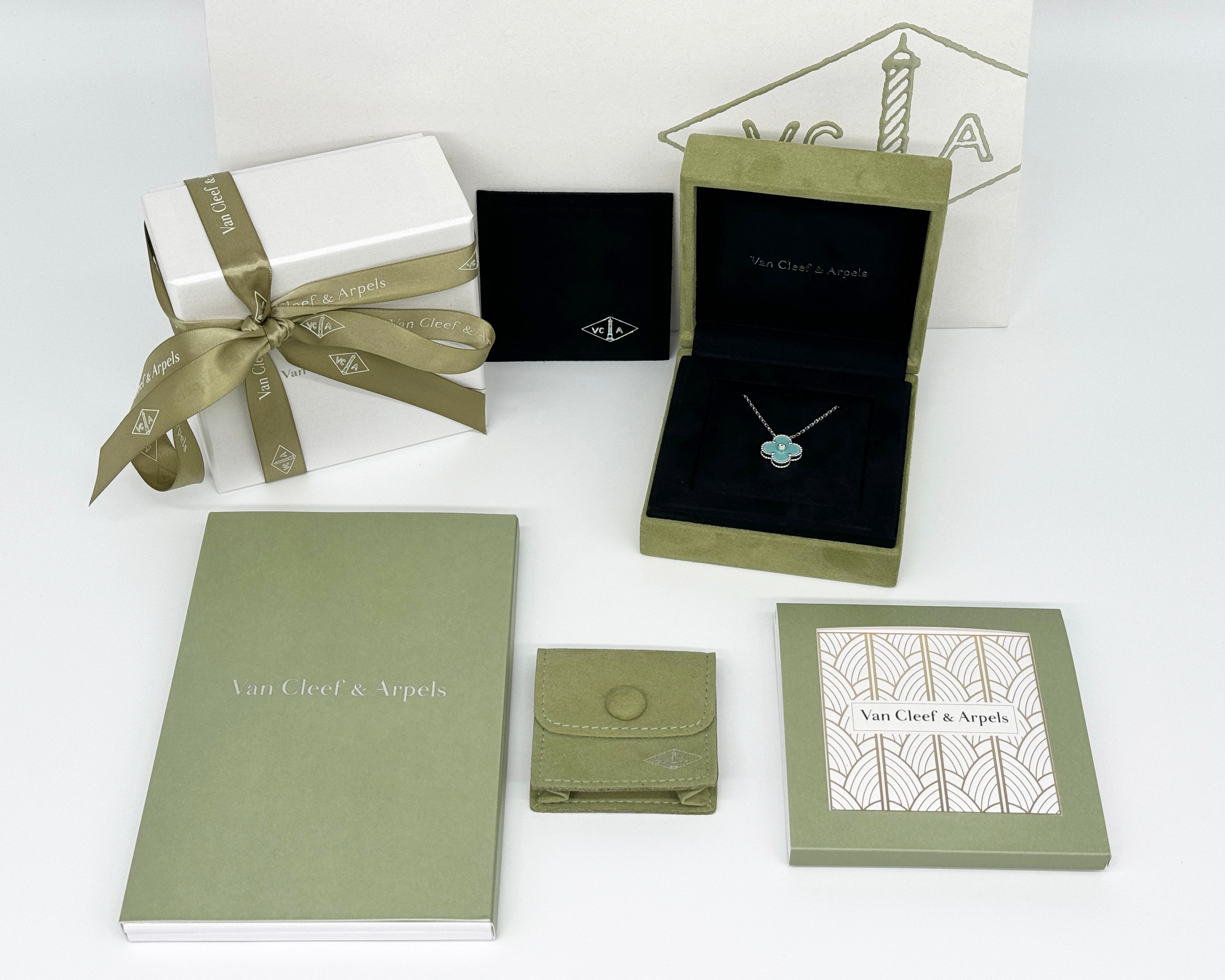 Van Cleef & Arpels Suspension de vacances vintage Alhambra