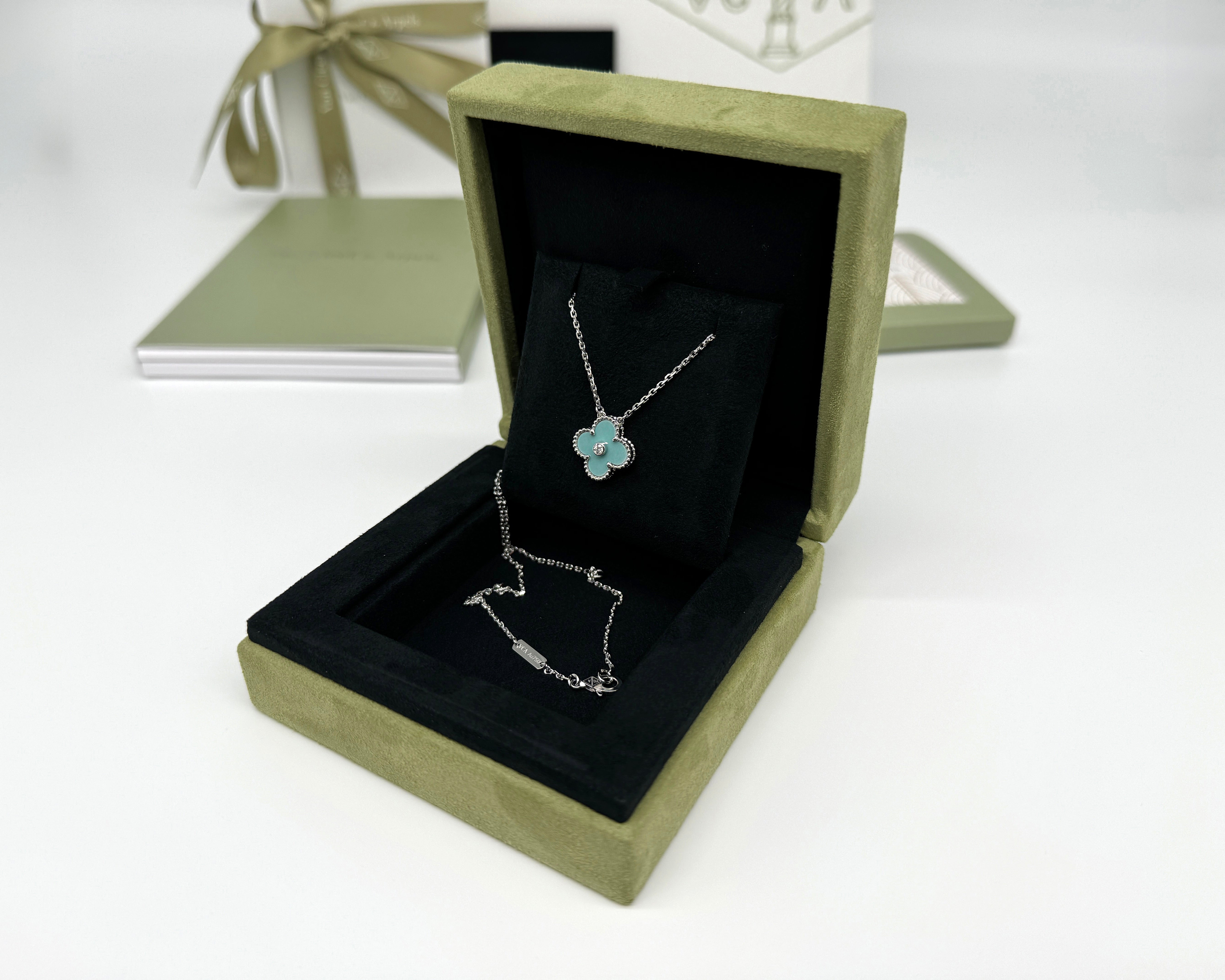 Van Cleef & Arpels Suspension de vacances vintage Alhambra