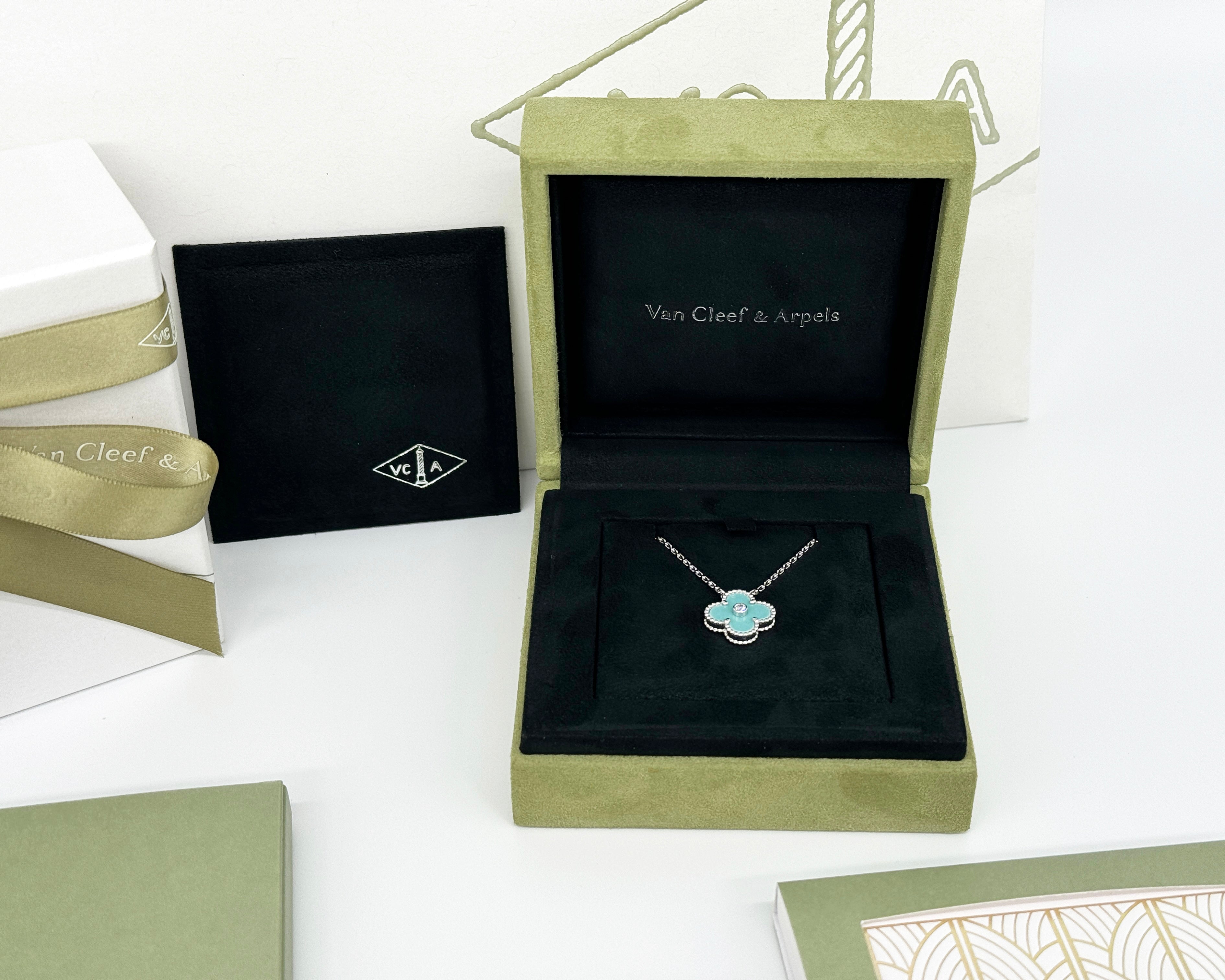 Van Cleef & Arpels Suspension de vacances vintage Alhambra