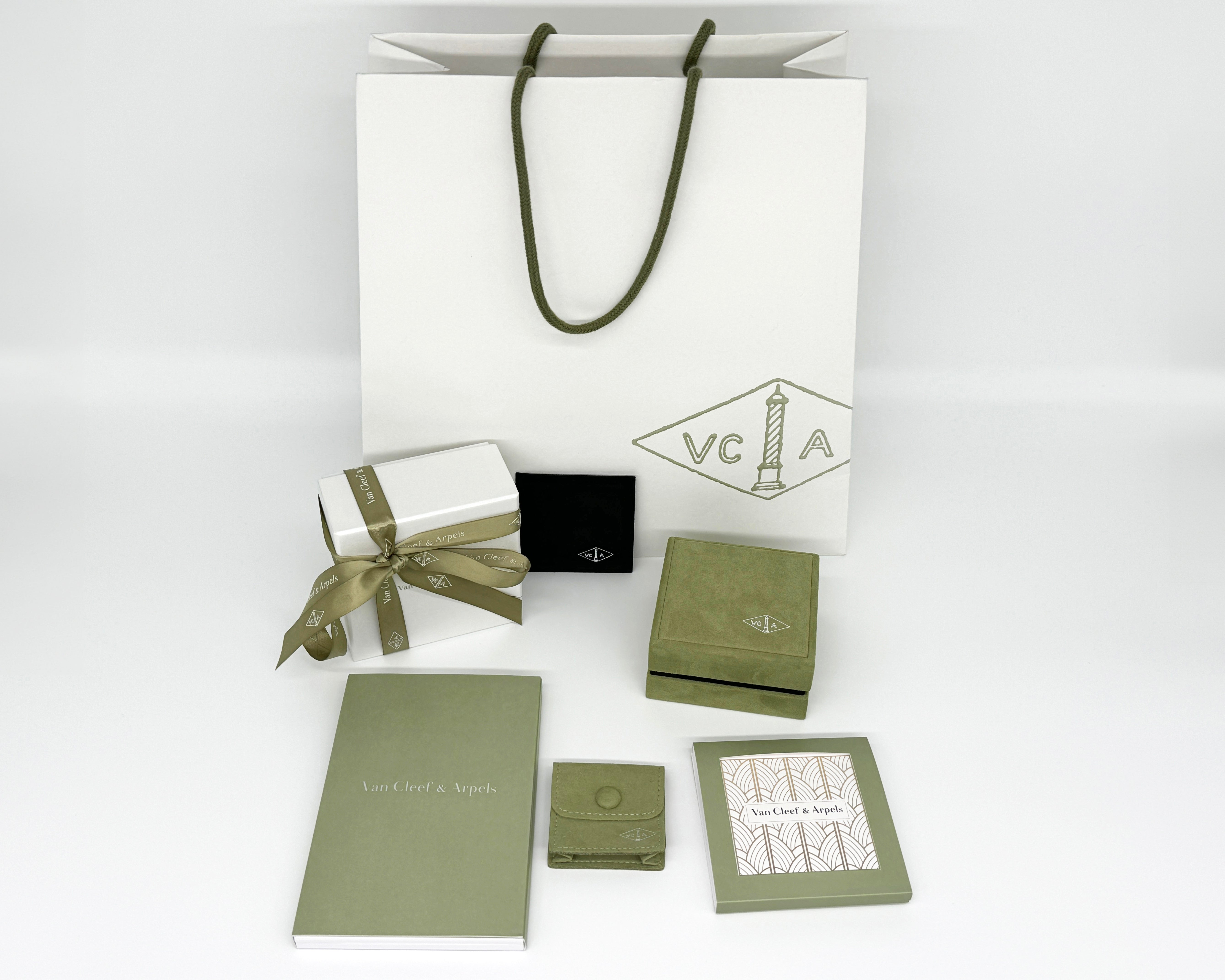 Van Cleef & Arpels Suspension de vacances vintage Alhambra
