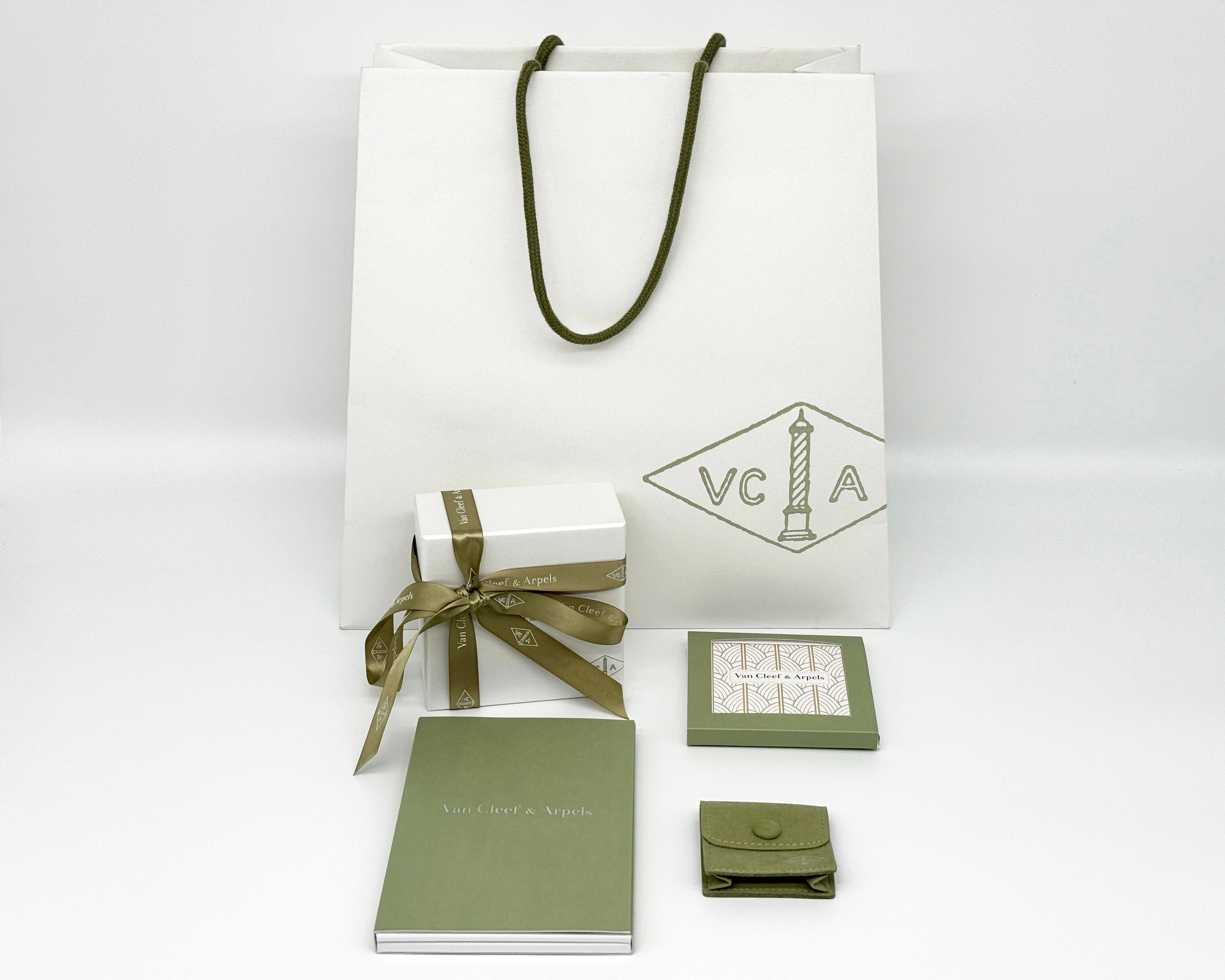 Van Cleef & Arpels Suspension de vacances vintage Alhambra