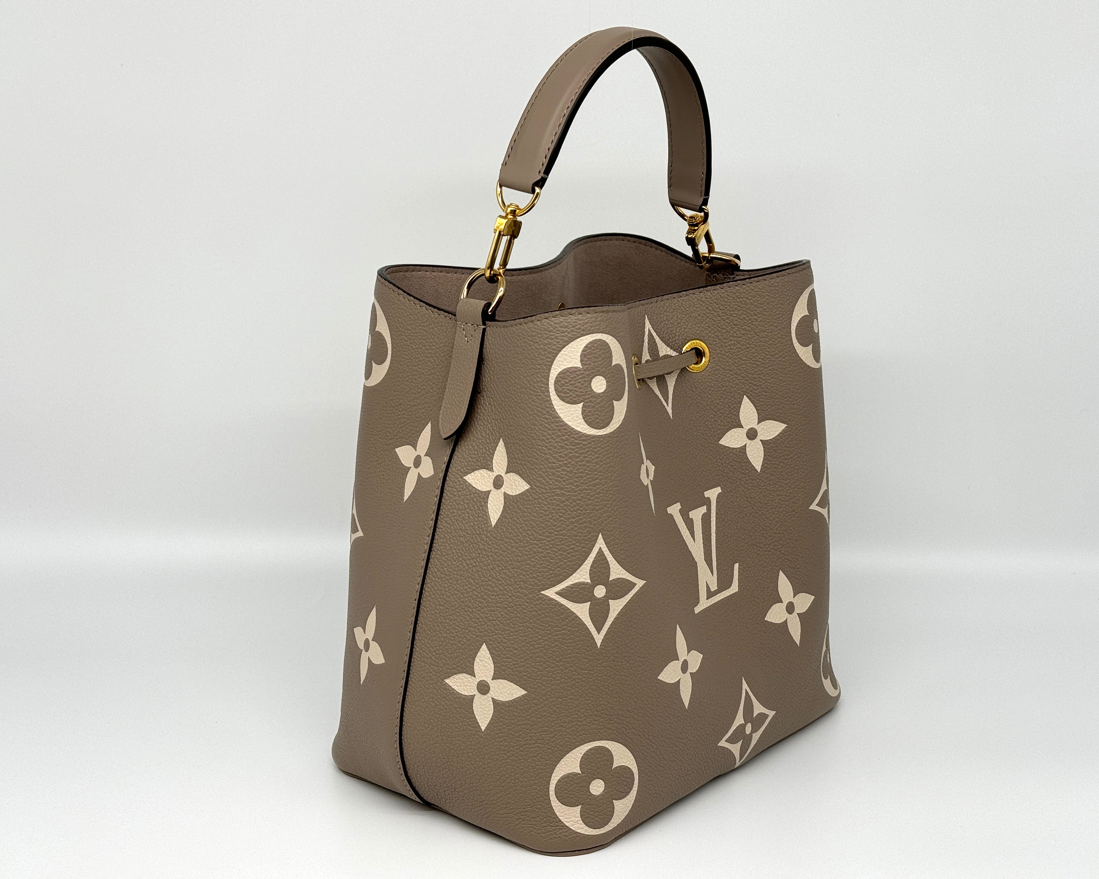 Louis Vuitton NeoNoe MM