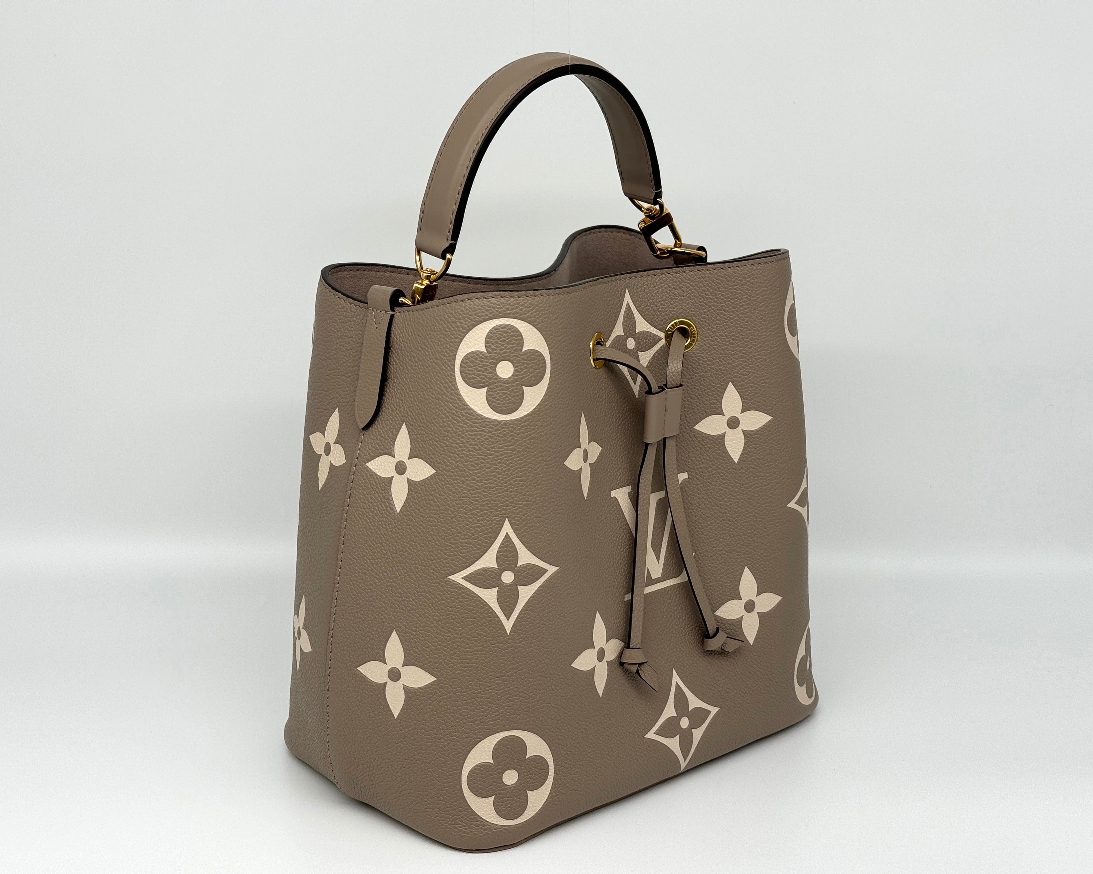 Louis Vuitton NeoNoe MM