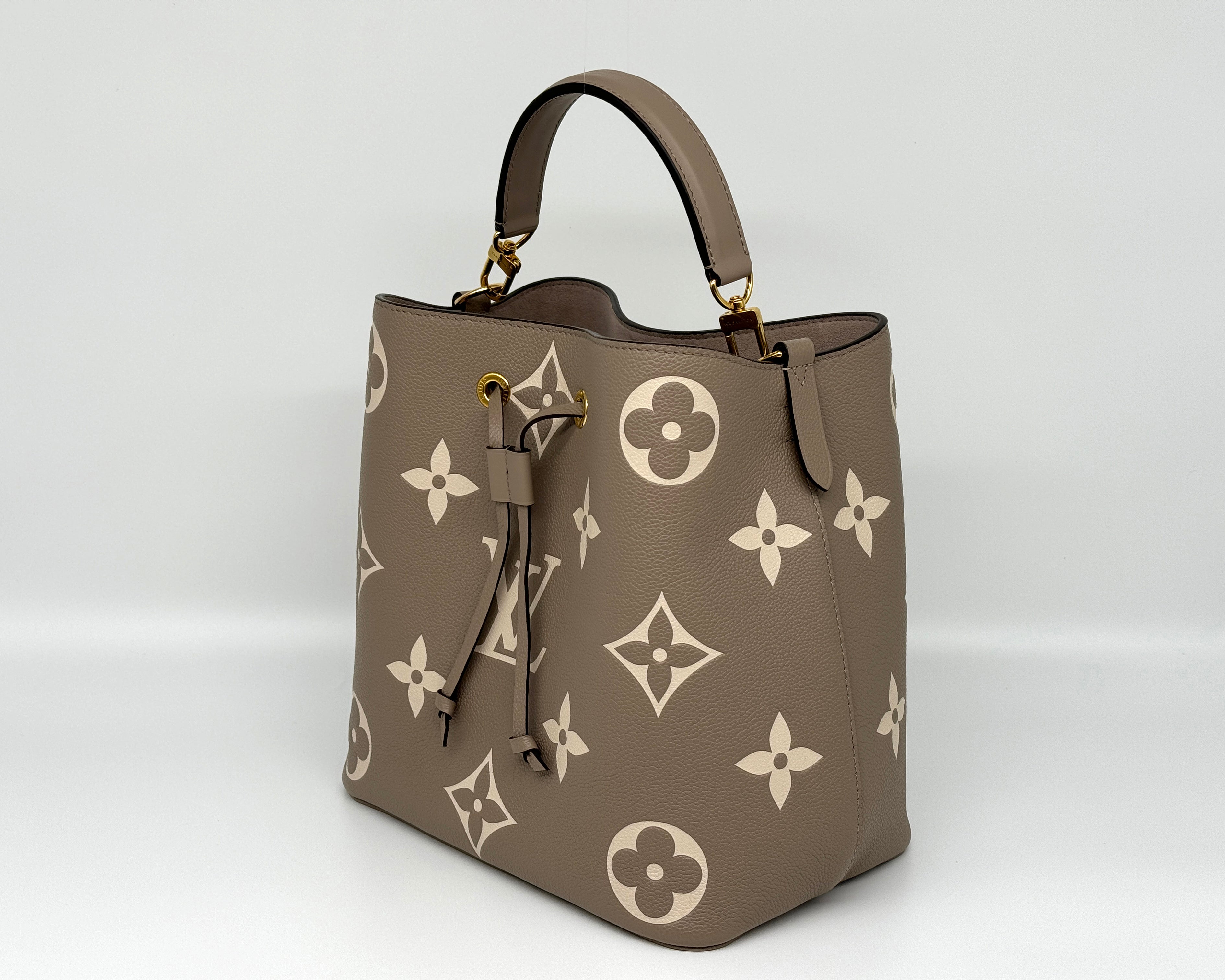 Louis Vuitton NeoNoe MM