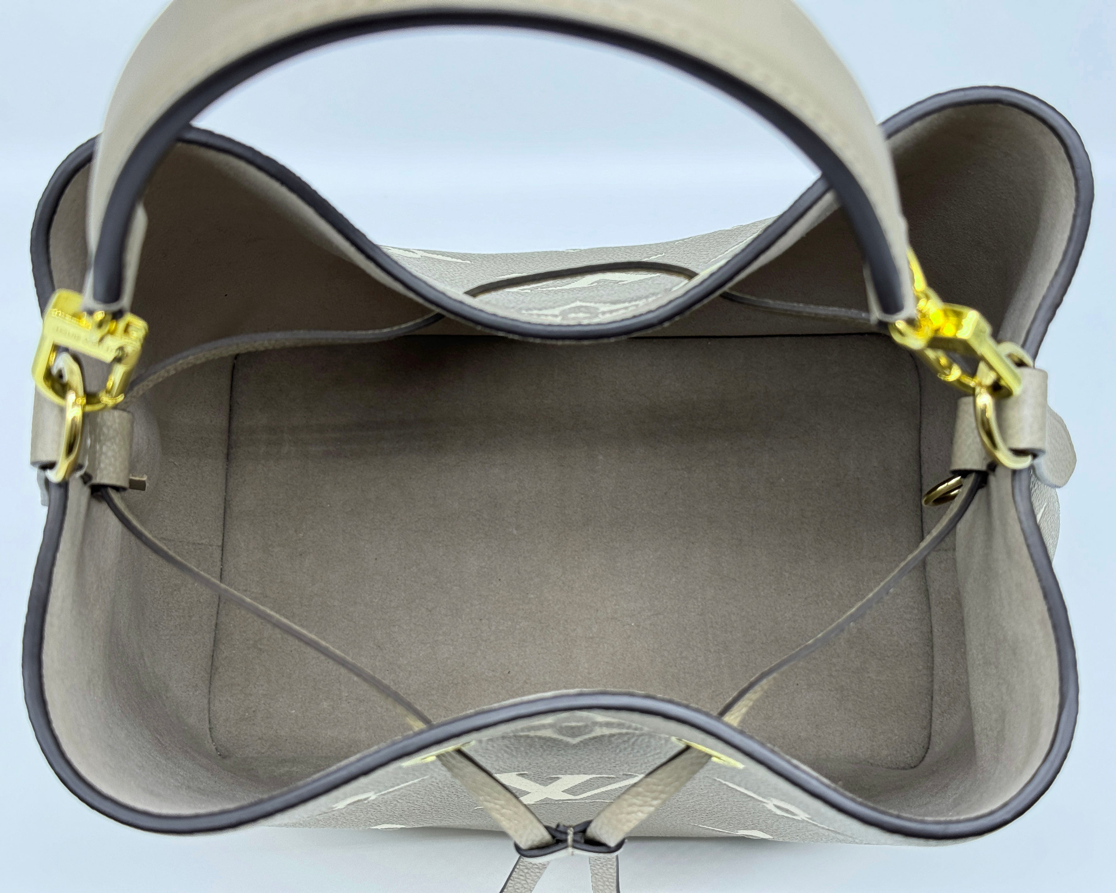 Louis Vuitton NeoNoe MM
