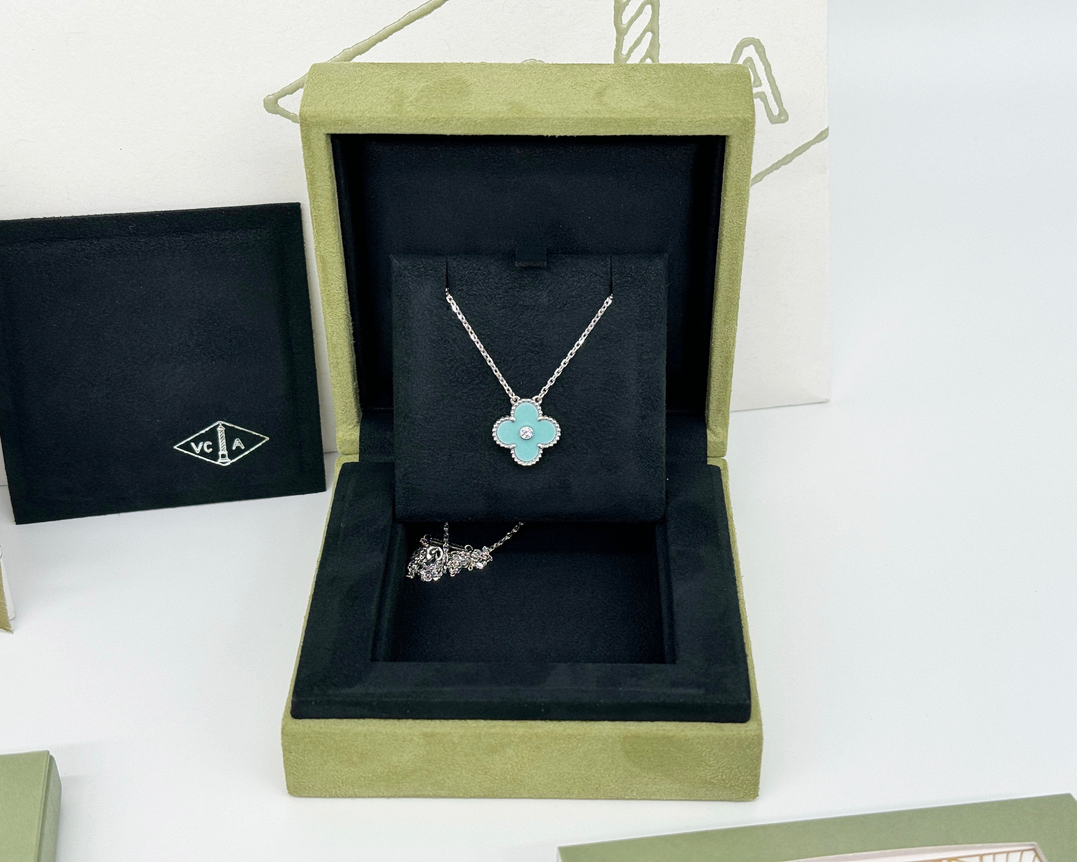 Van Cleef & Arpels Suspension de vacances vintage Alhambra