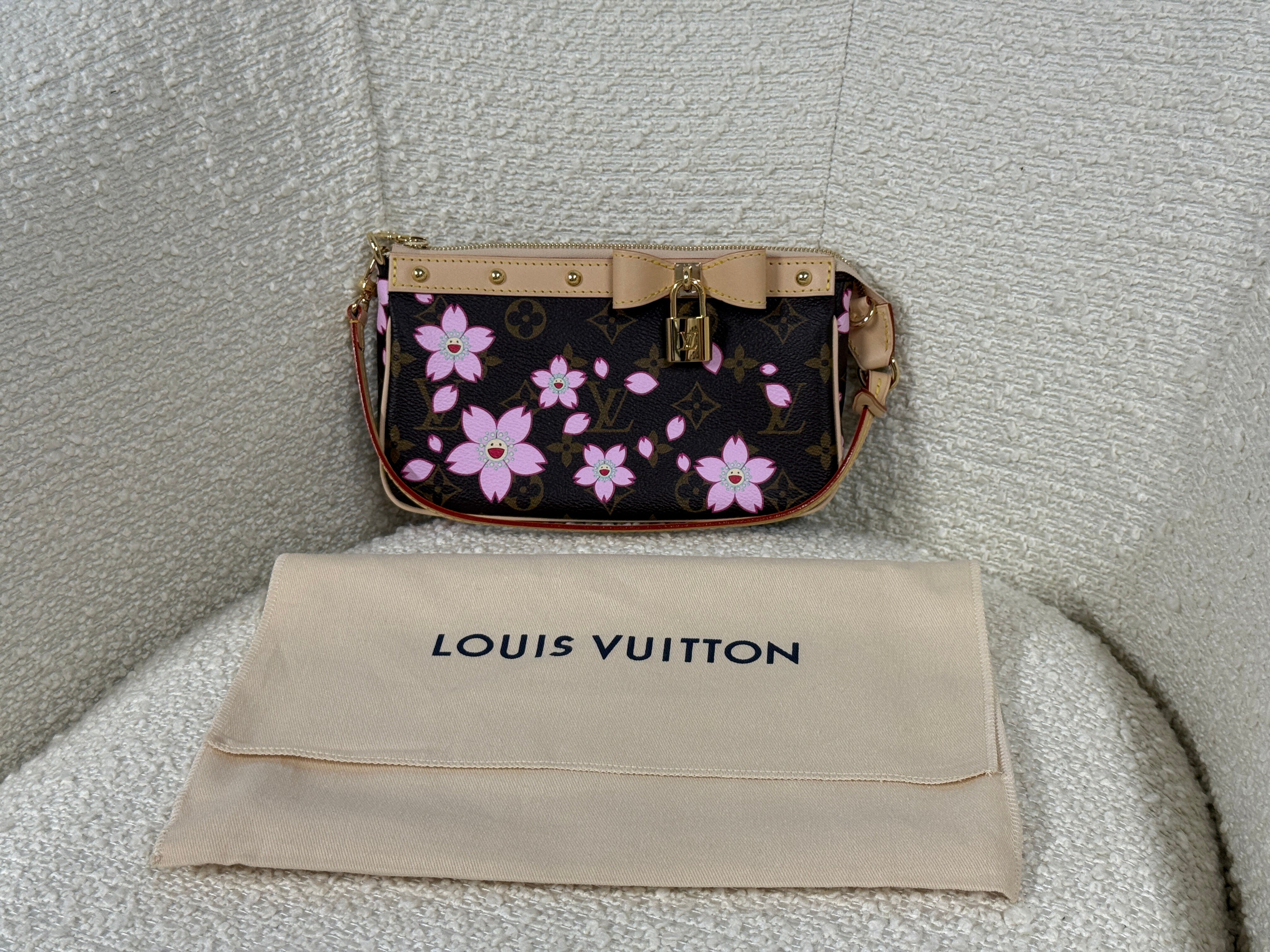 LV x TM Pochette Accessoires (M13666)