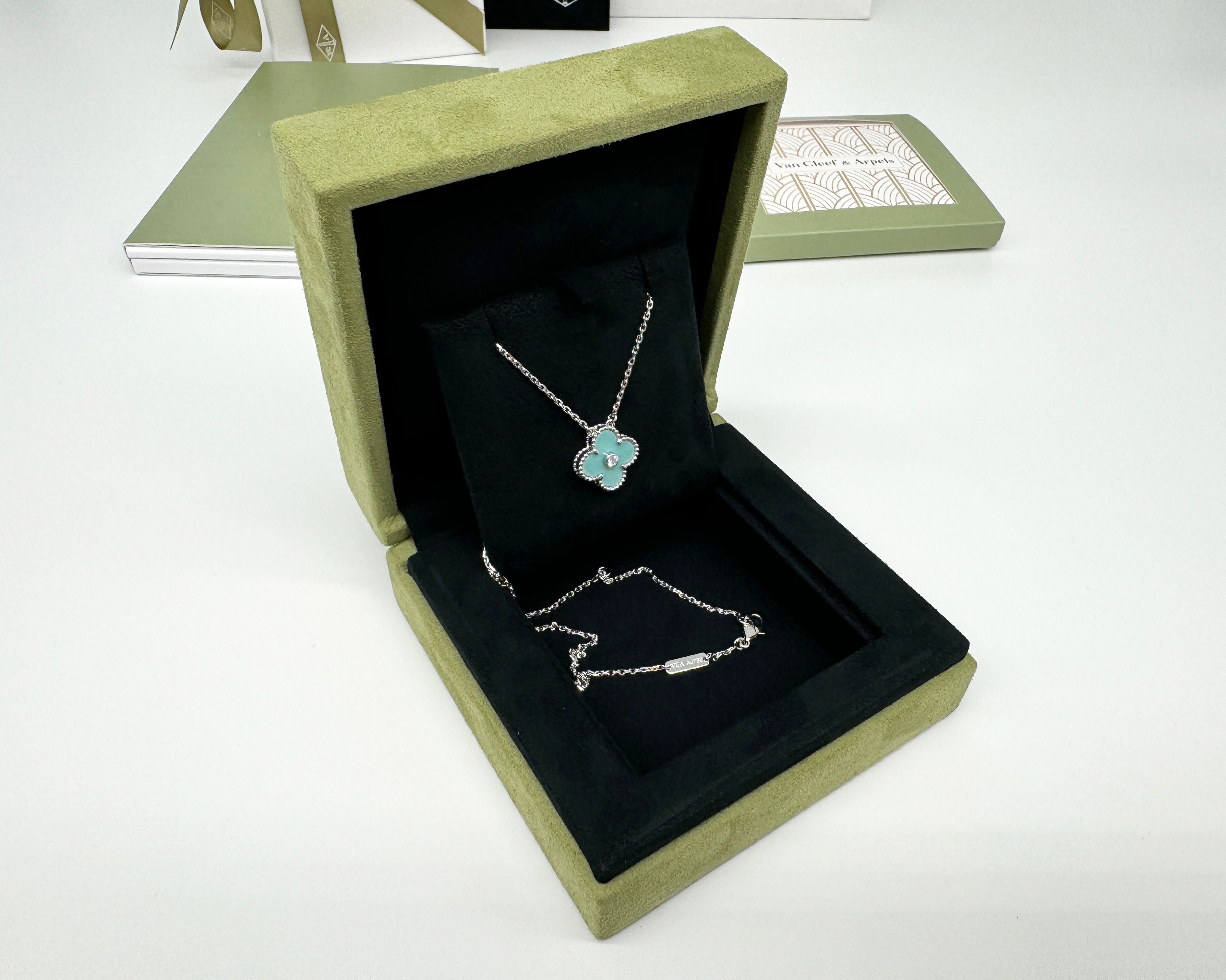 Van Cleef & Arpels Suspension de vacances vintage Alhambra