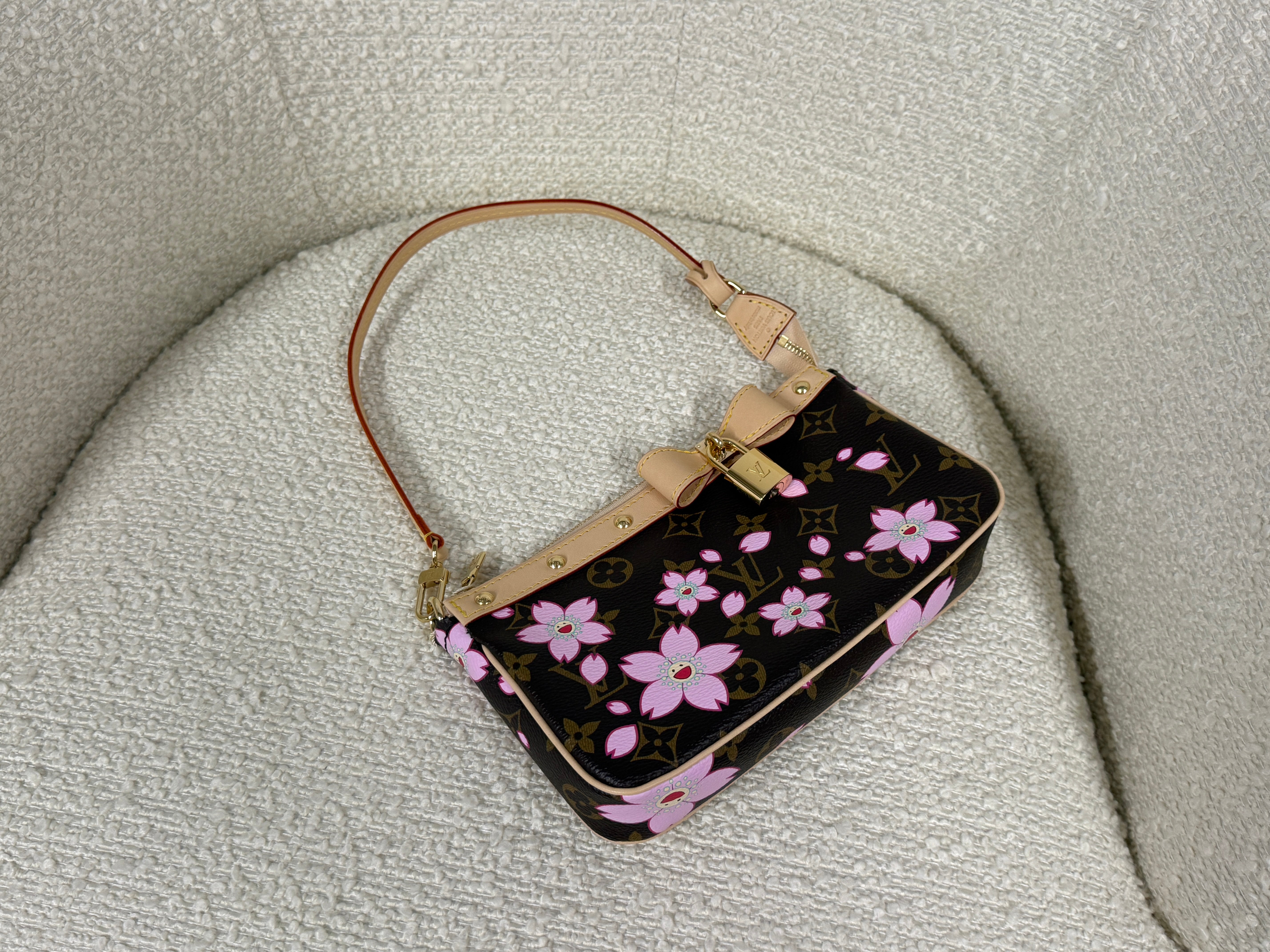 LV x TM Pochette Accessoires (M13666)