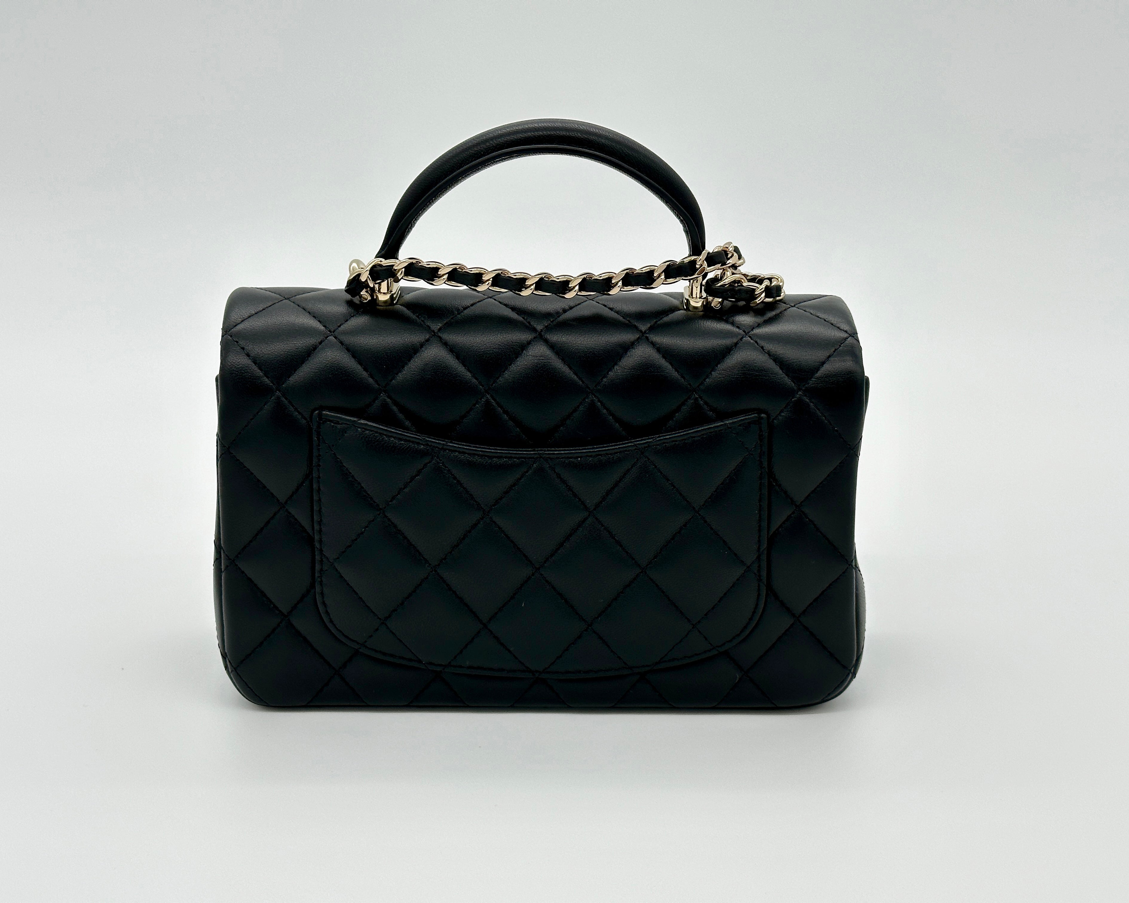 *RARO* Chanel Mini bolso con solapa y asa superior