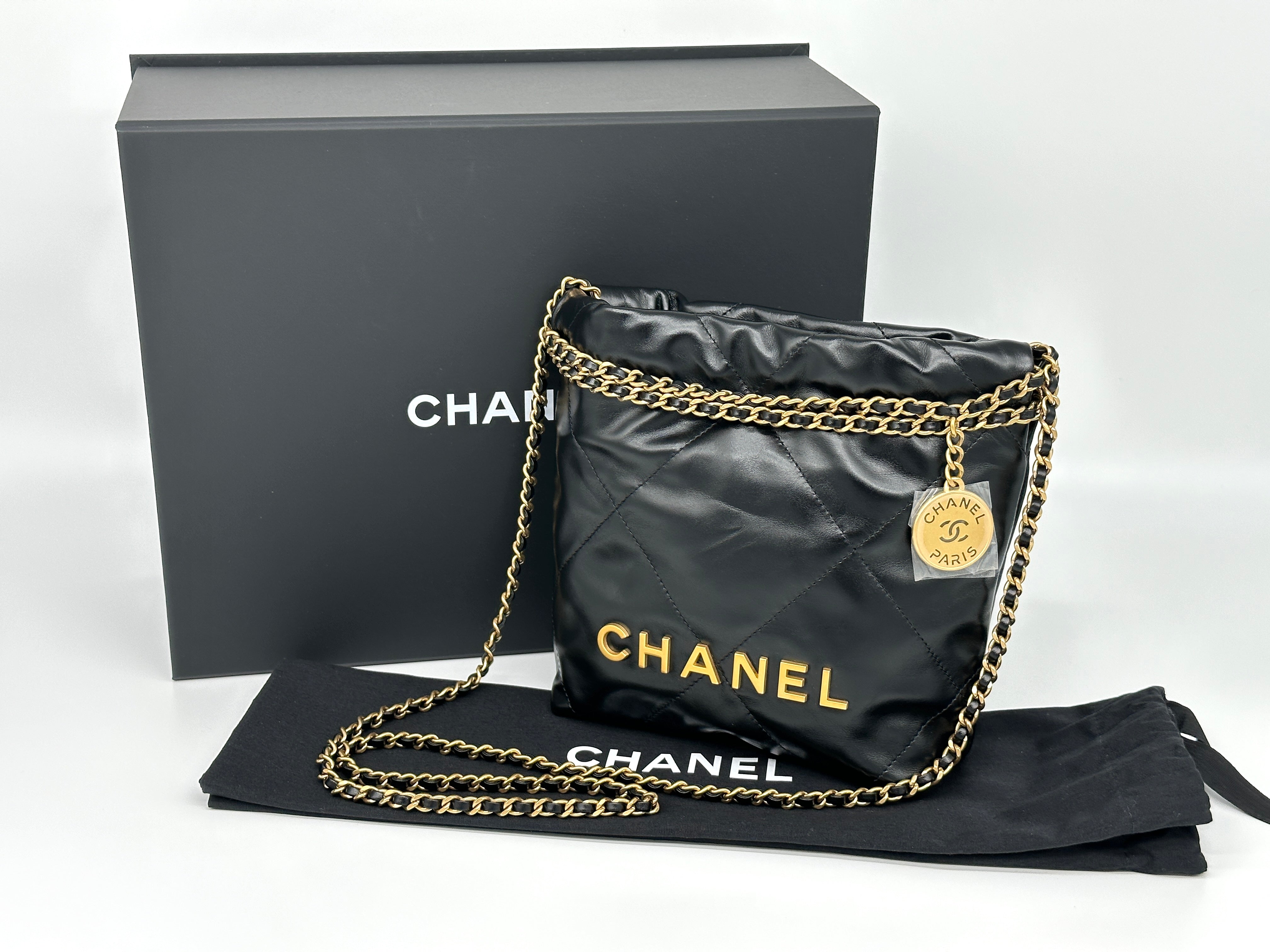 *HOT* Chanel 22 Mini Handbag