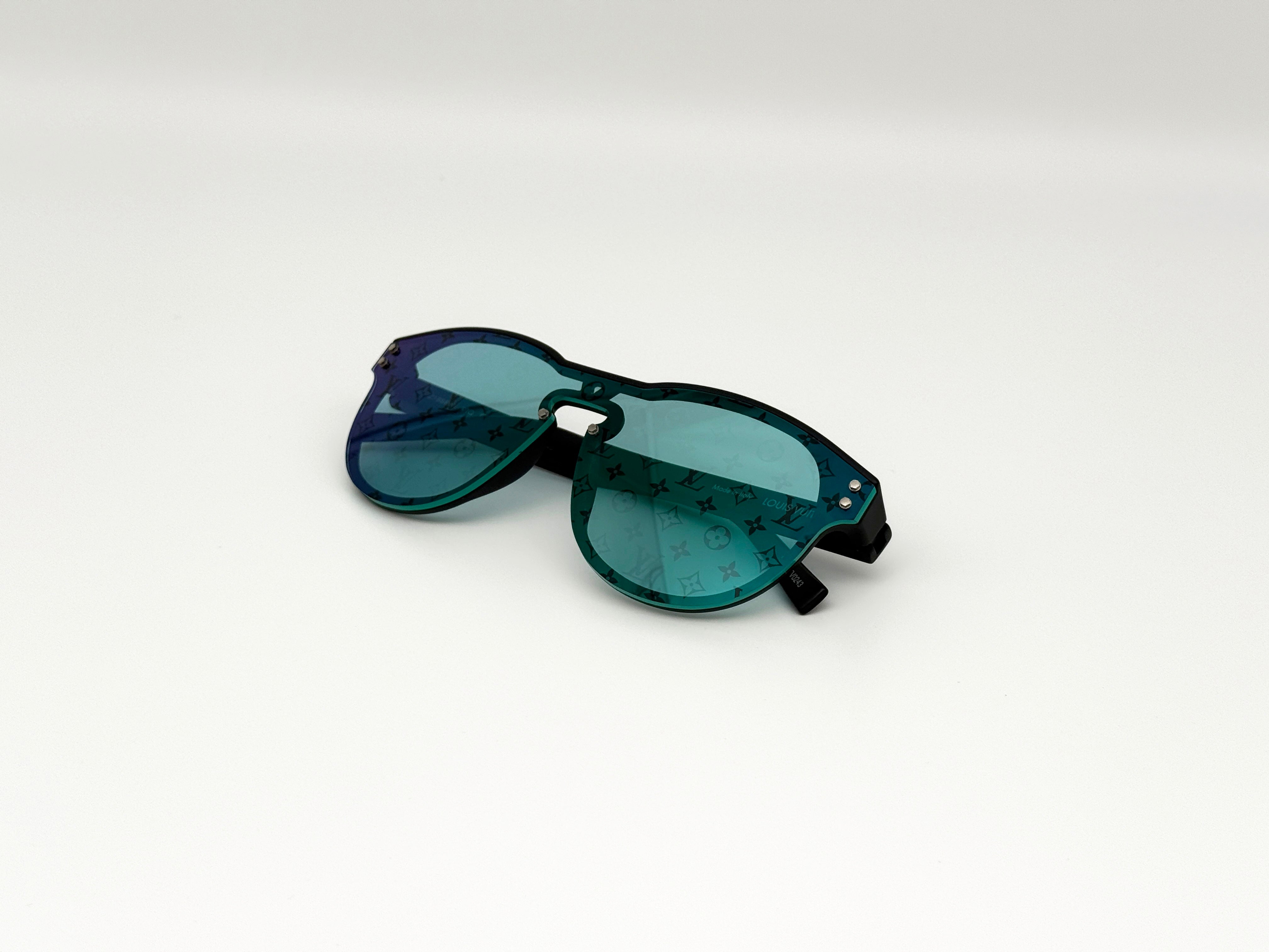 Louis Vuitton Waimea Round Sunglasses