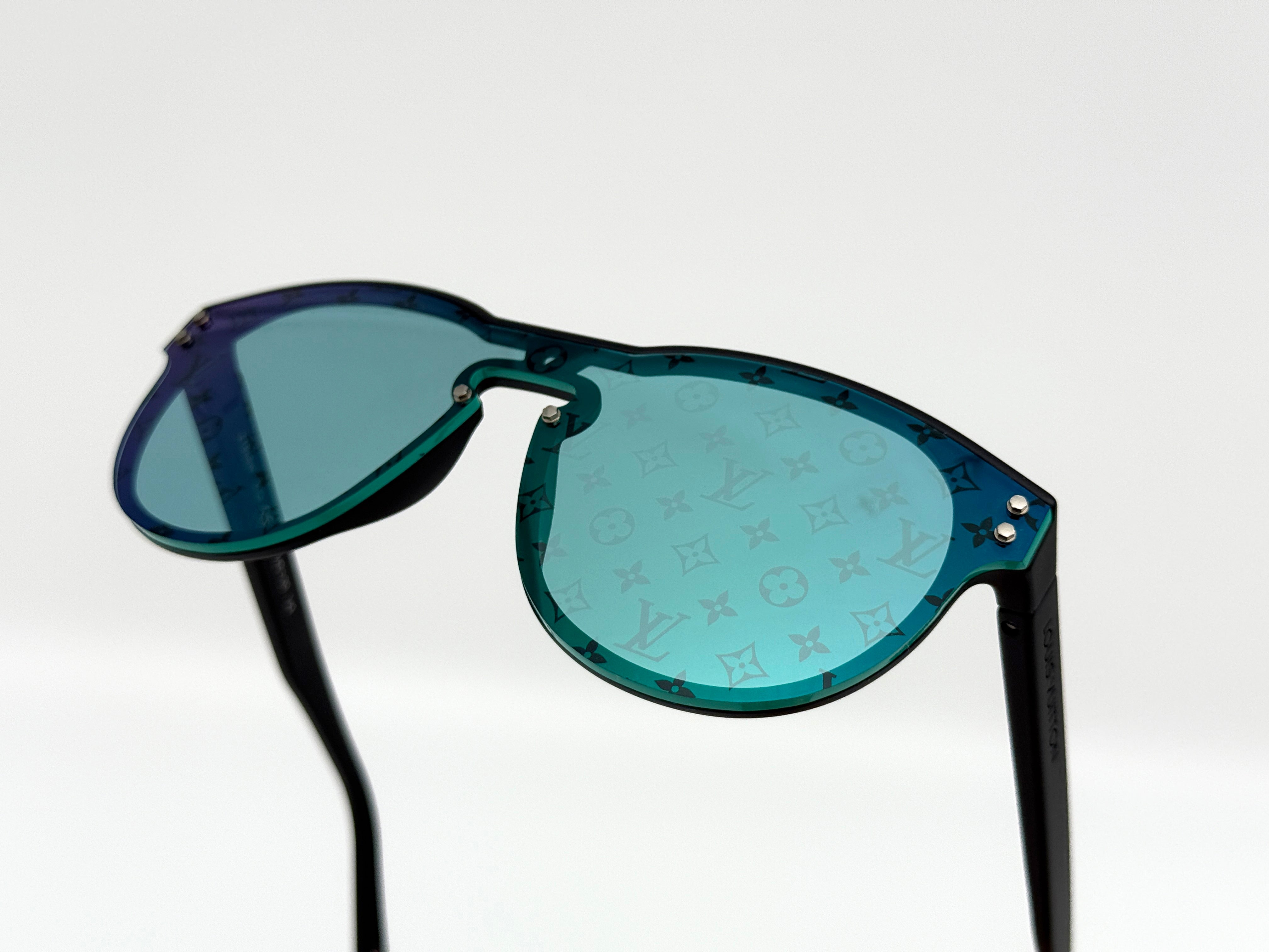 Louis Vuitton Waimea Round Sunglasses
