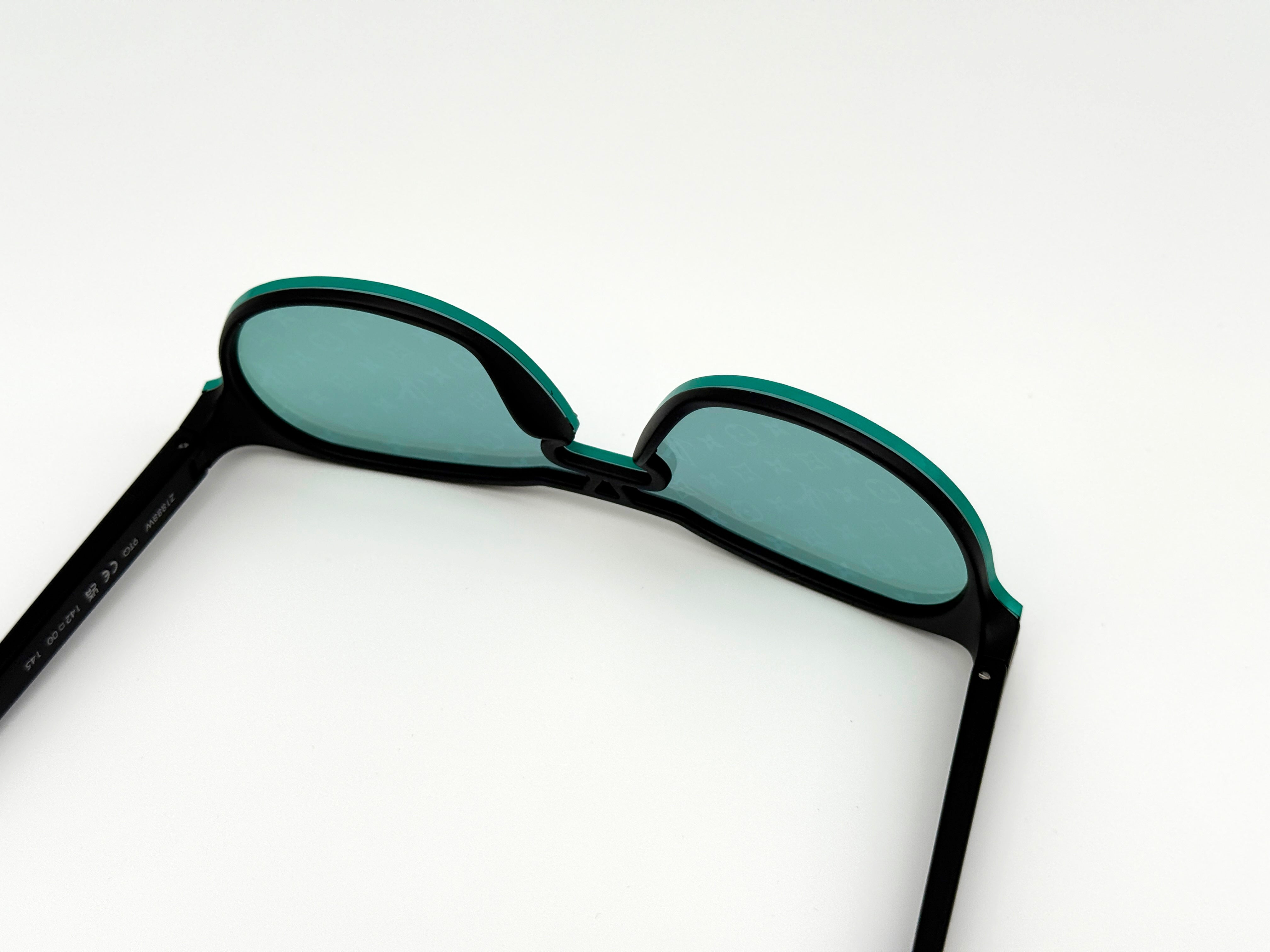 Louis Vuitton Waimea Round Sunglasses