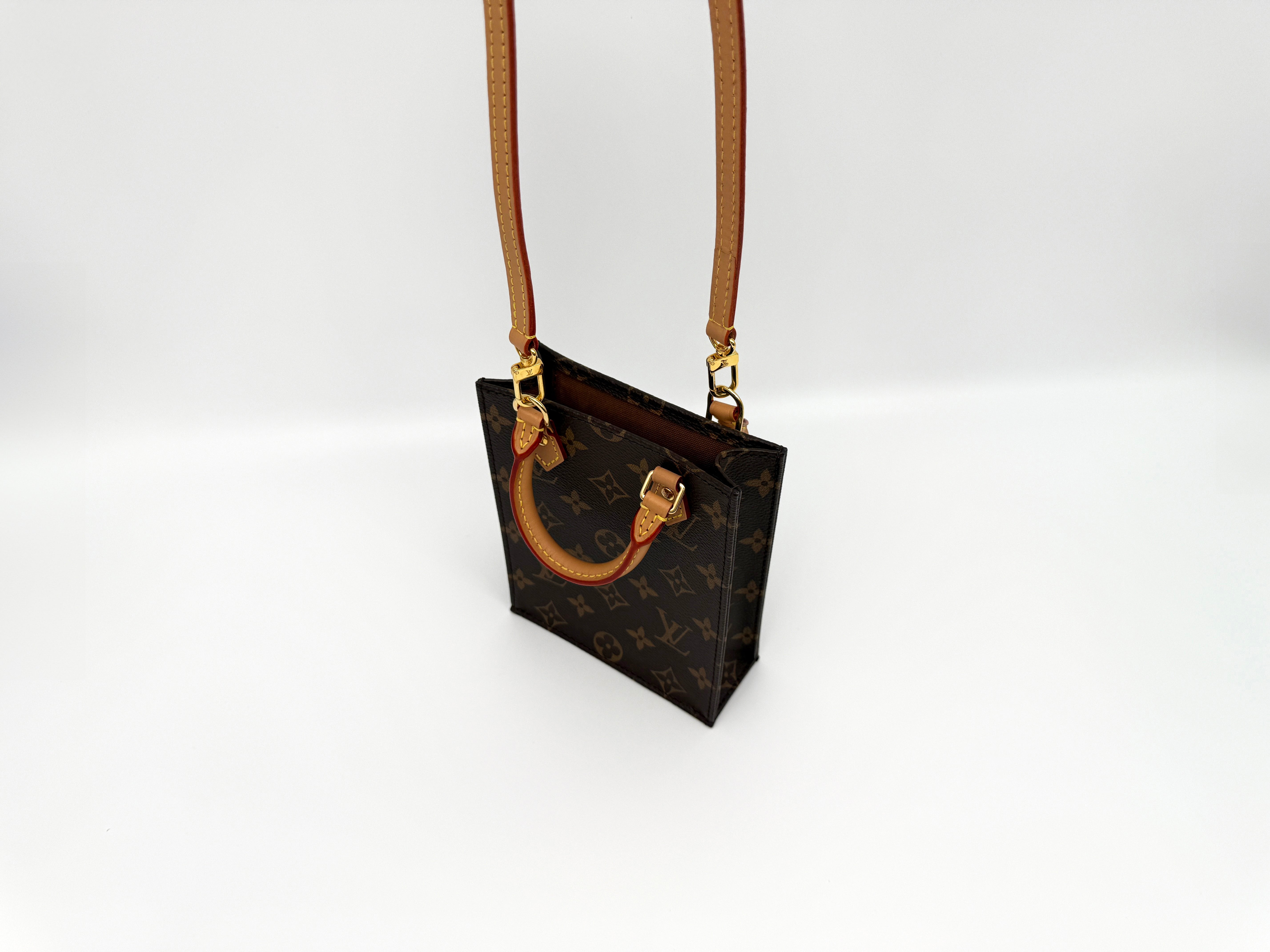 Louis Vuitton Petit Sac Plat