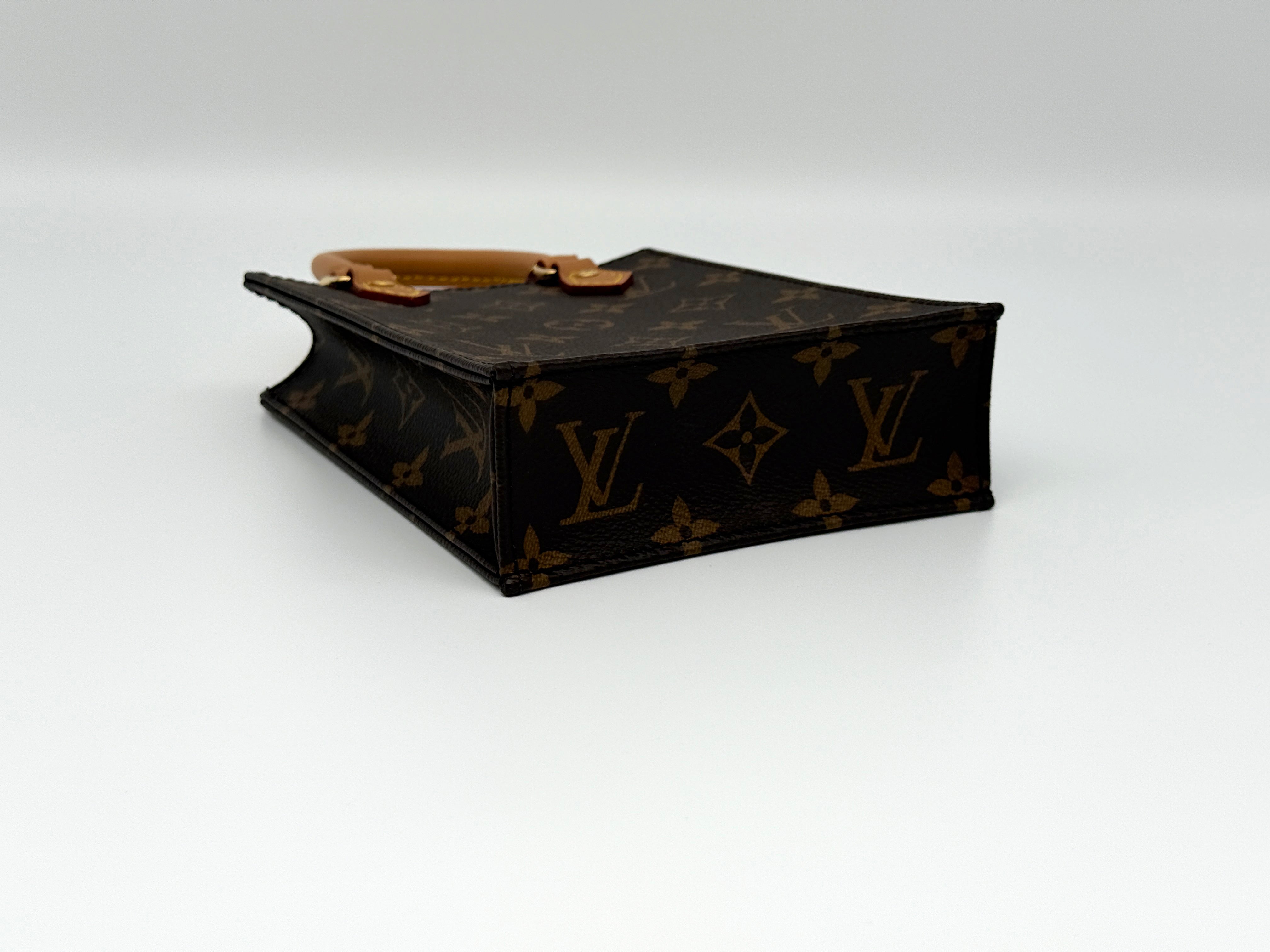 Louis Vuitton Petit Sac Plat