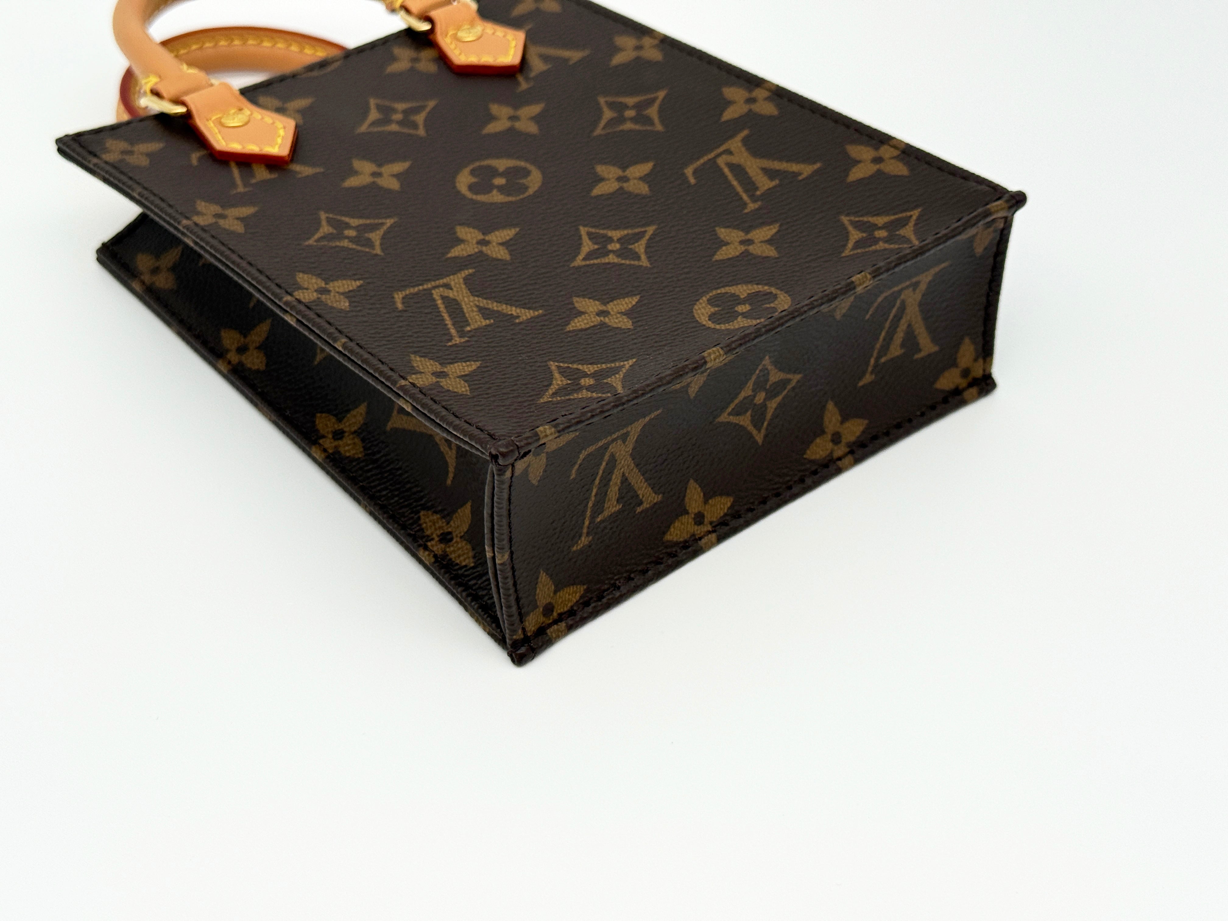 Louis Vuitton Petit Sac Plat