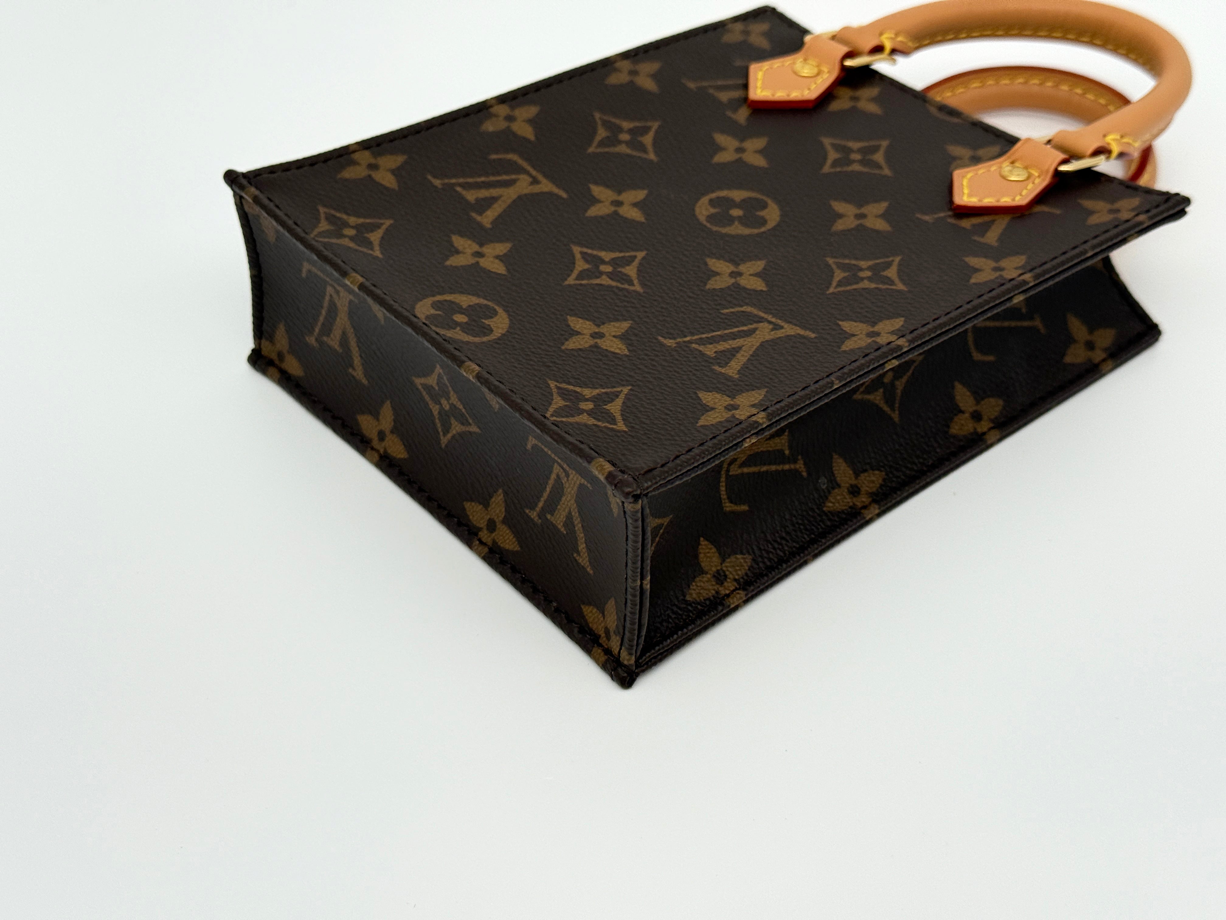 Louis Vuitton Petit Sac Plat