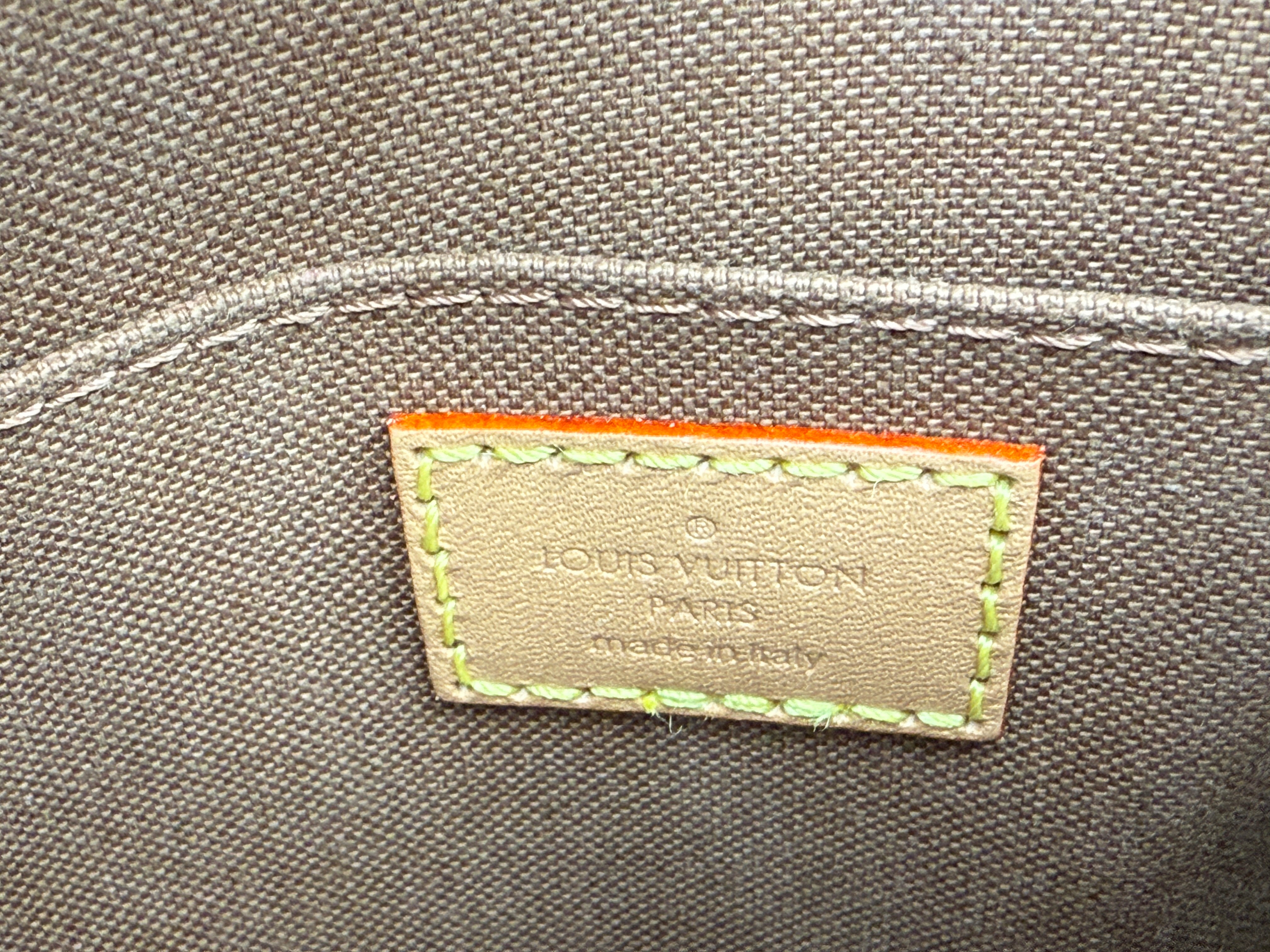 Louis Vuitton Petit Sac Plat