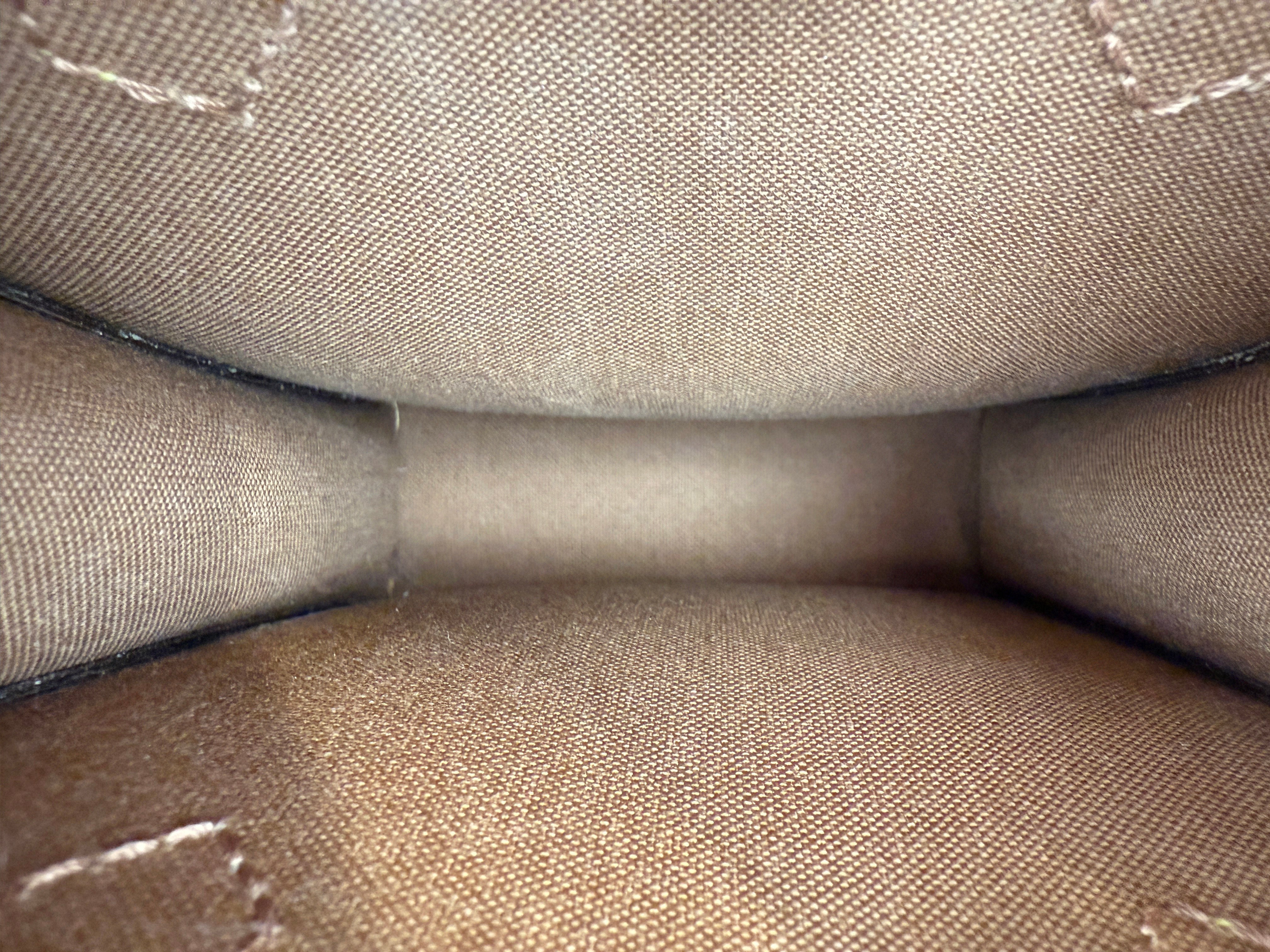 Louis Vuitton Petit Sac Plat