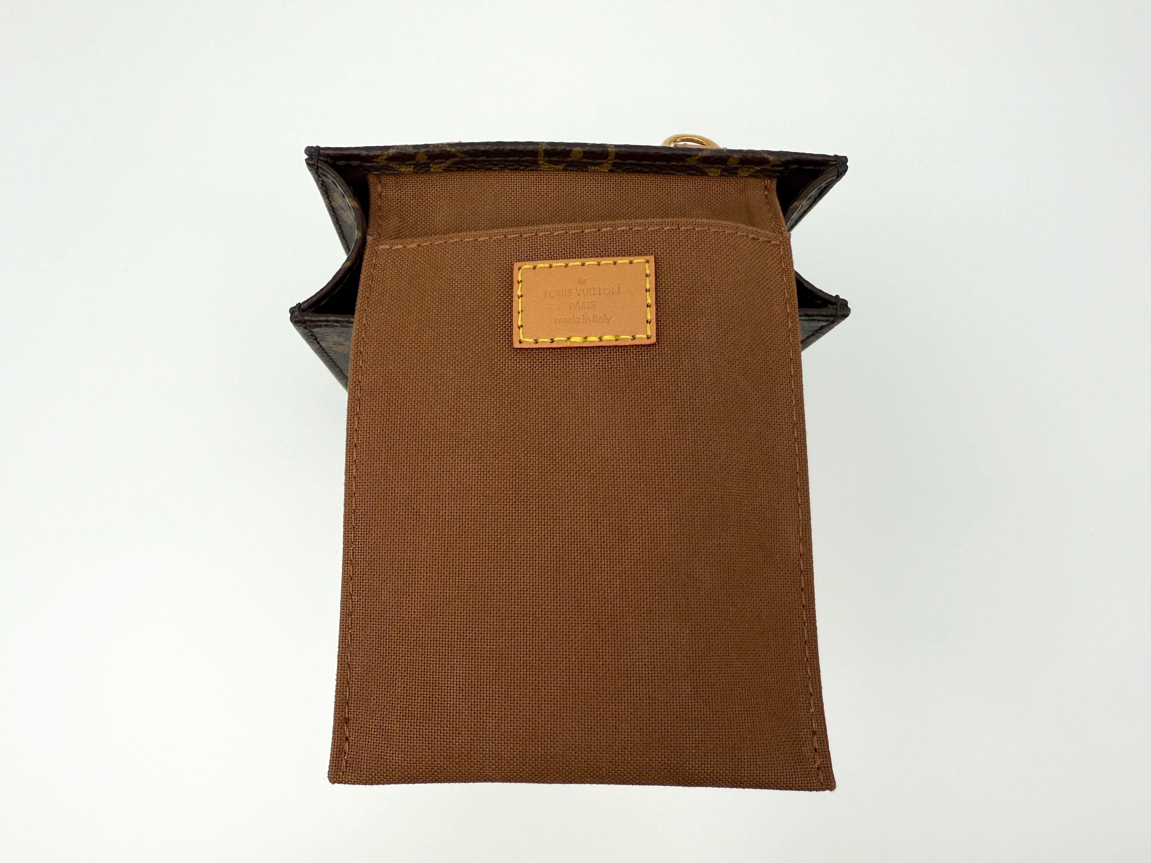 Louis Vuitton Petit Sac Plat