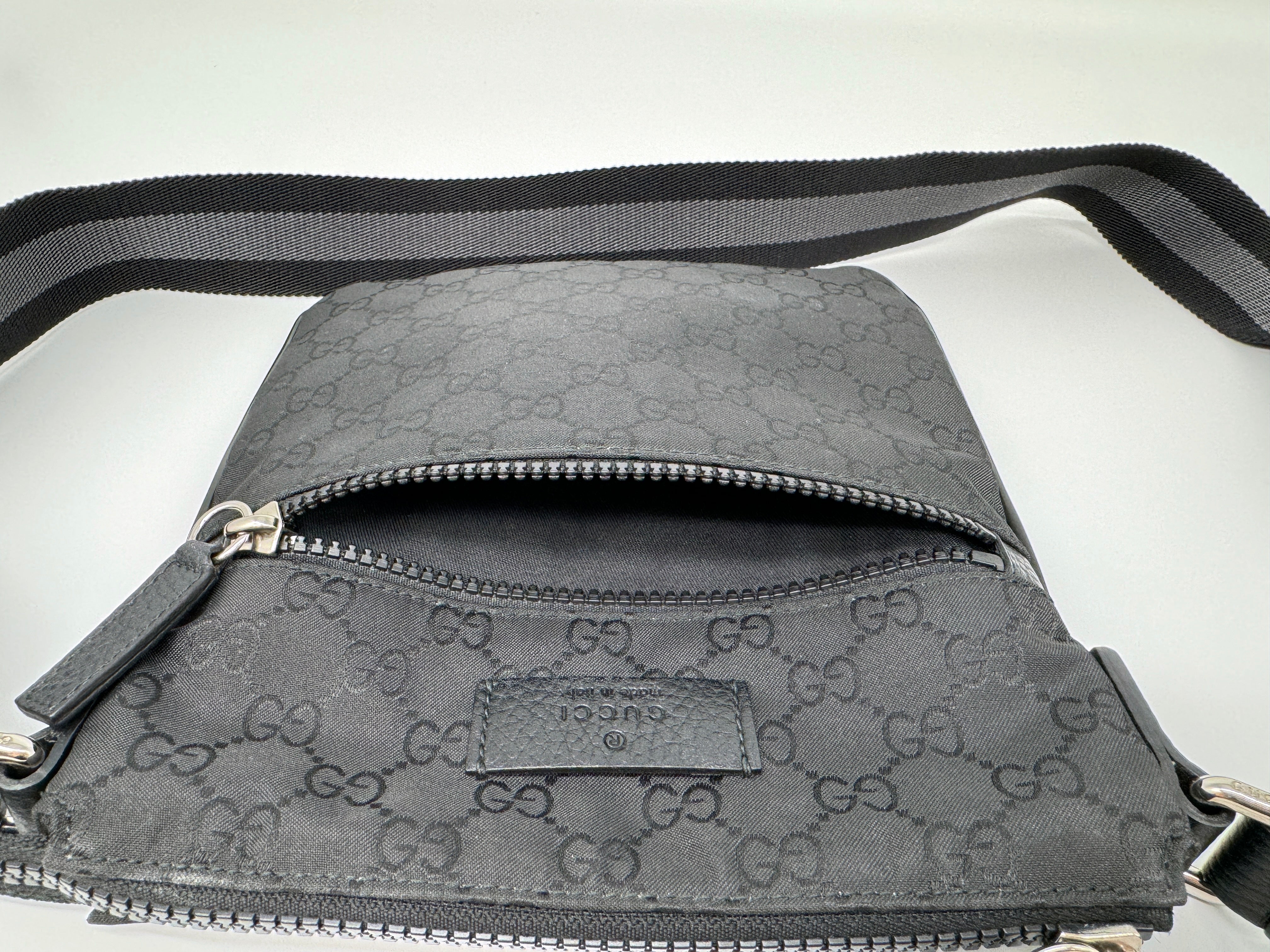 Gucci Men's Small Messenger Bag
