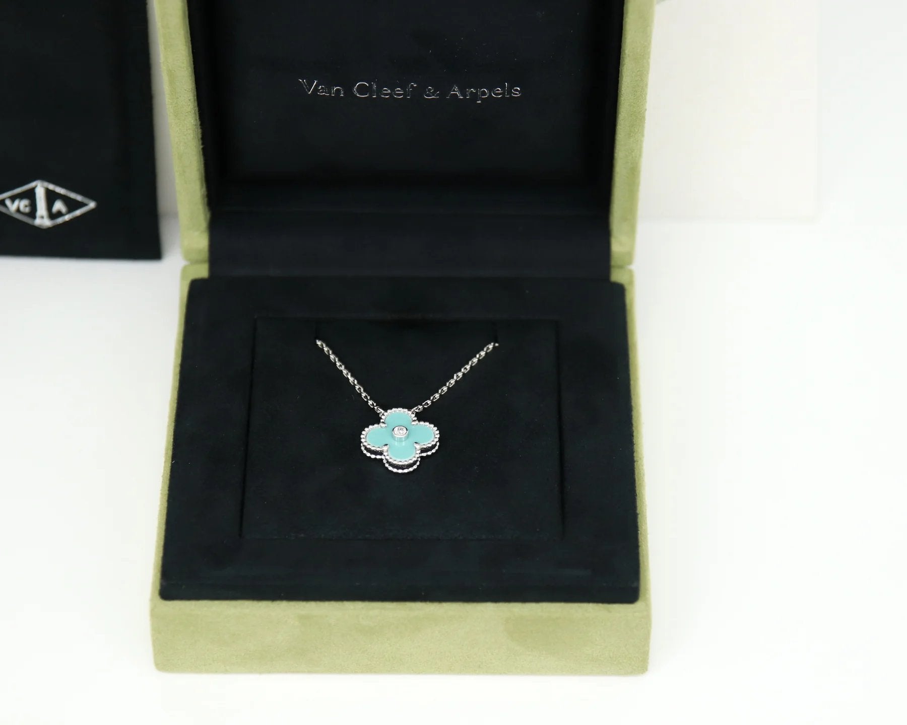 Van Cleef & Arpels Suspension de vacances vintage Alhambra