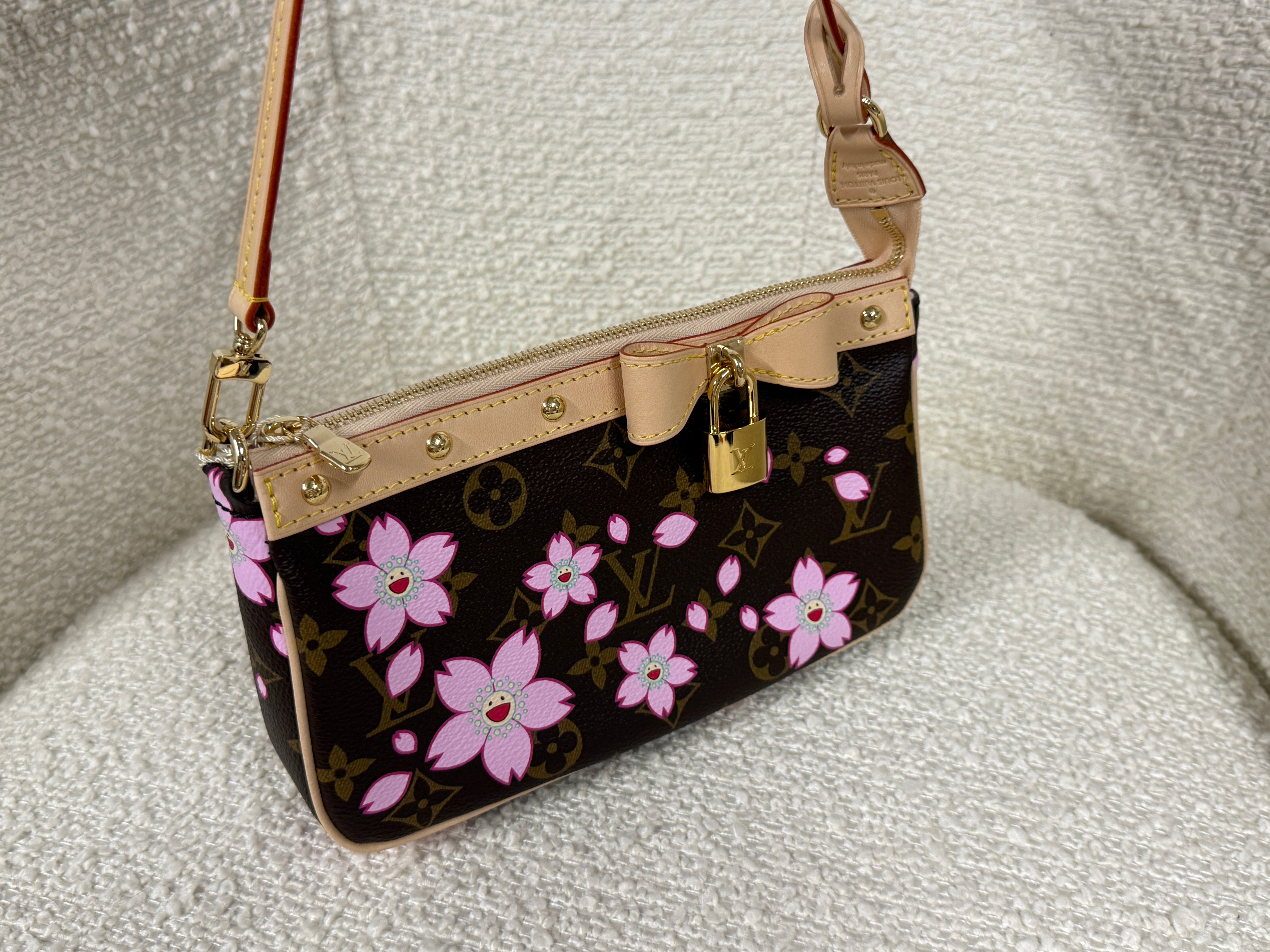 LV x TM Pochette Accessoires (M13666)