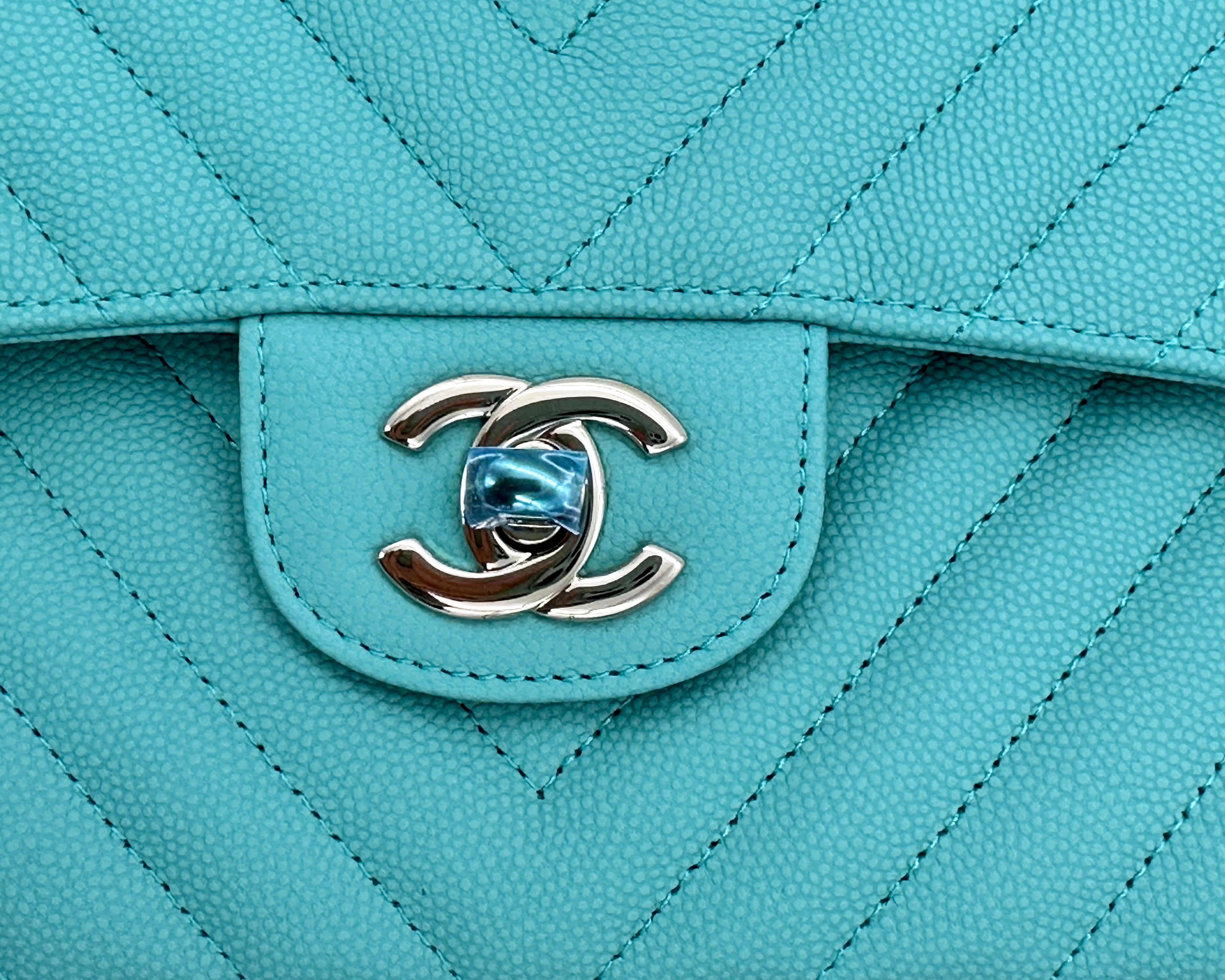 Bolso pequeño clásico con solapa Chanel