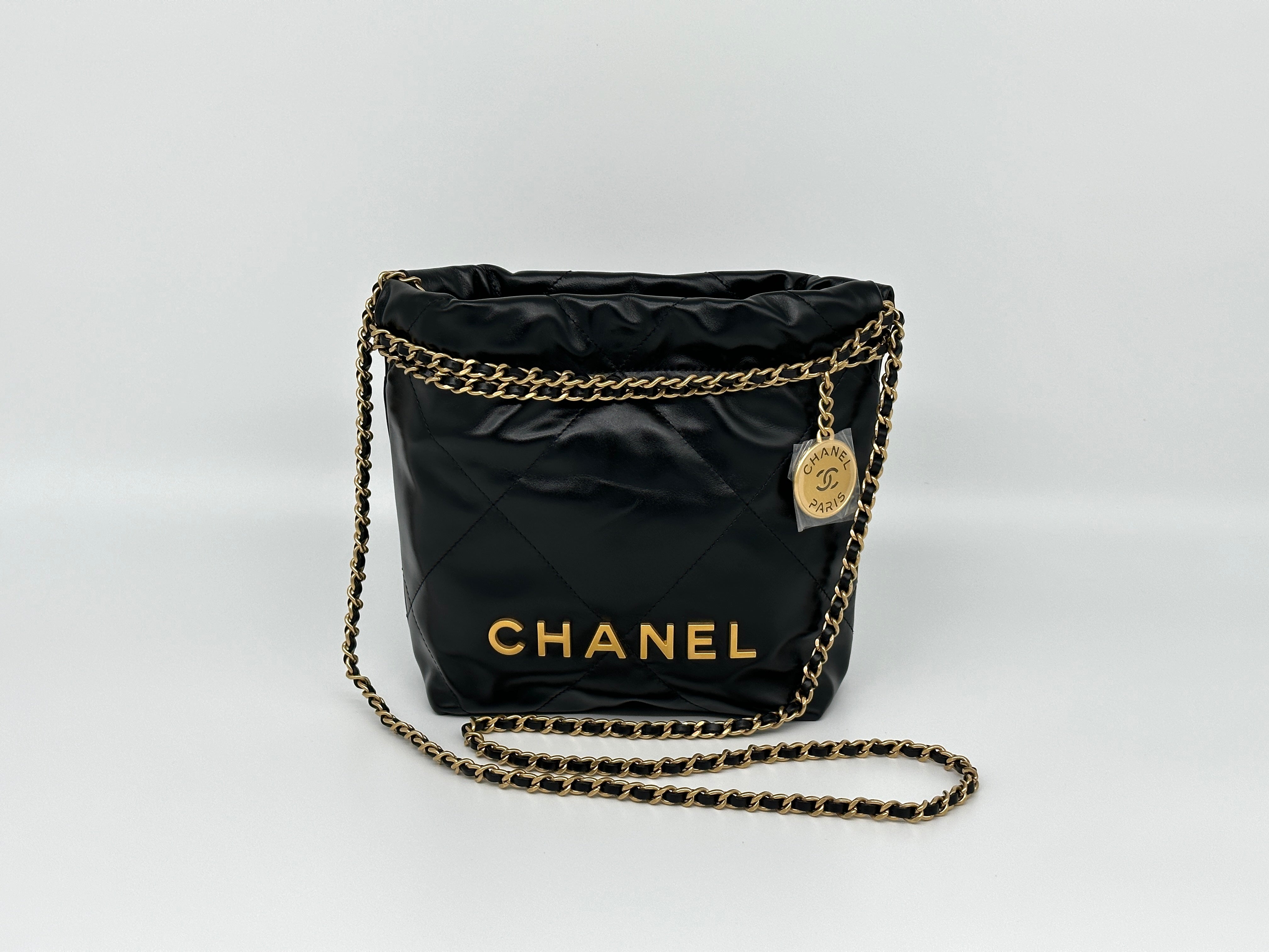 *HOT* Chanel 22 Mini Handbag