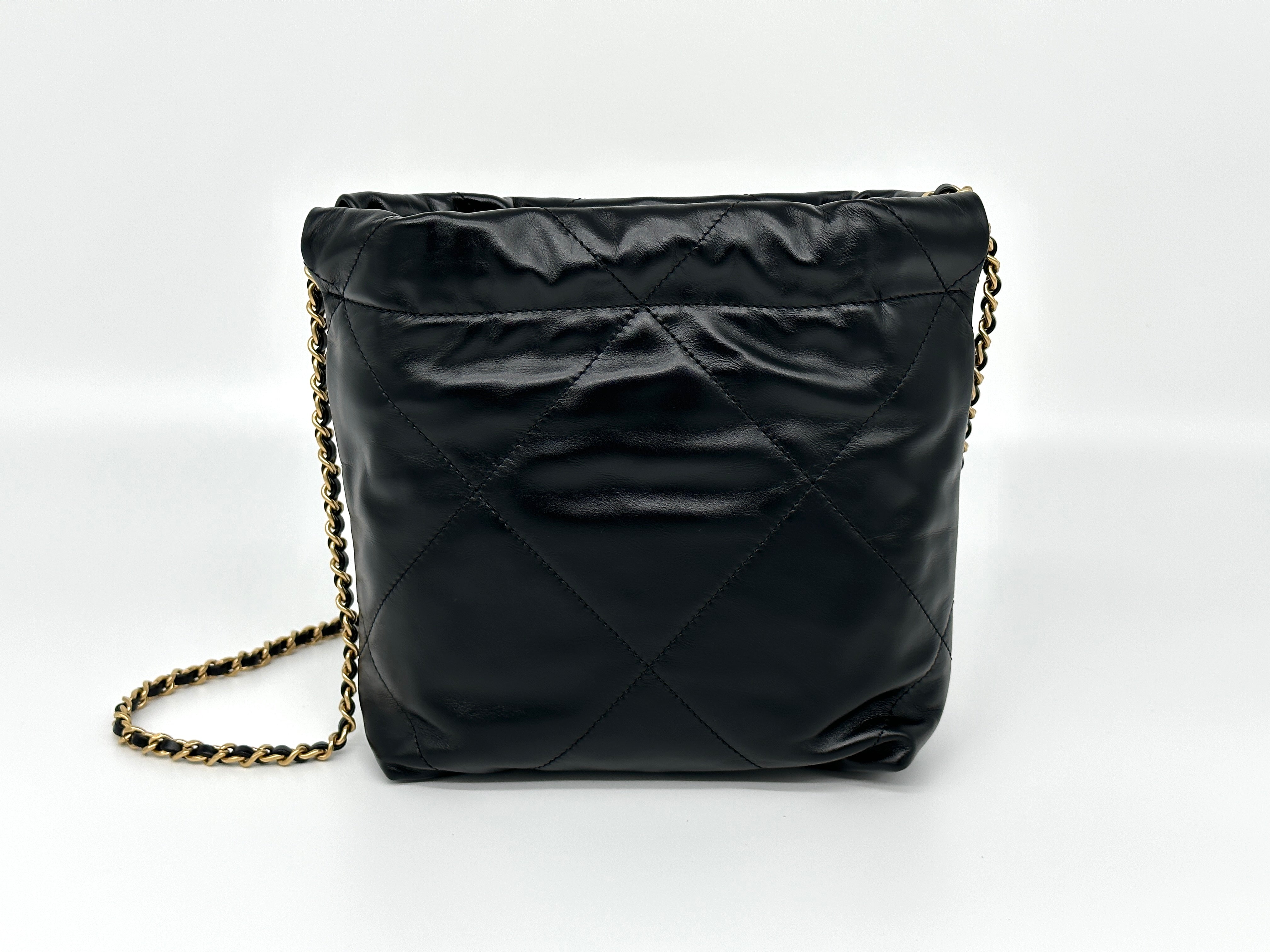 *HOT* Chanel 22 Mini Handbag