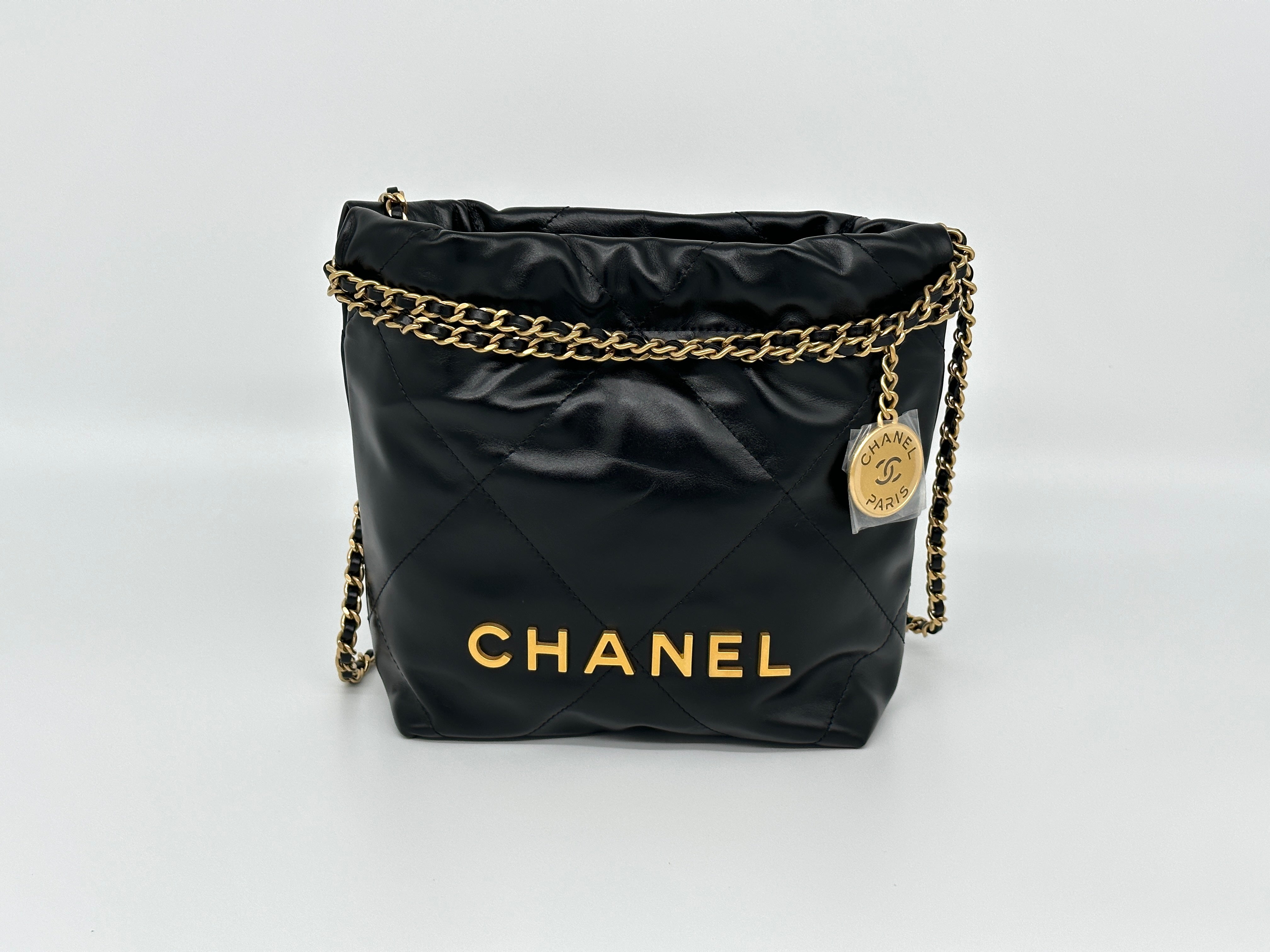 *HOT* Chanel 22 Mini Handbag