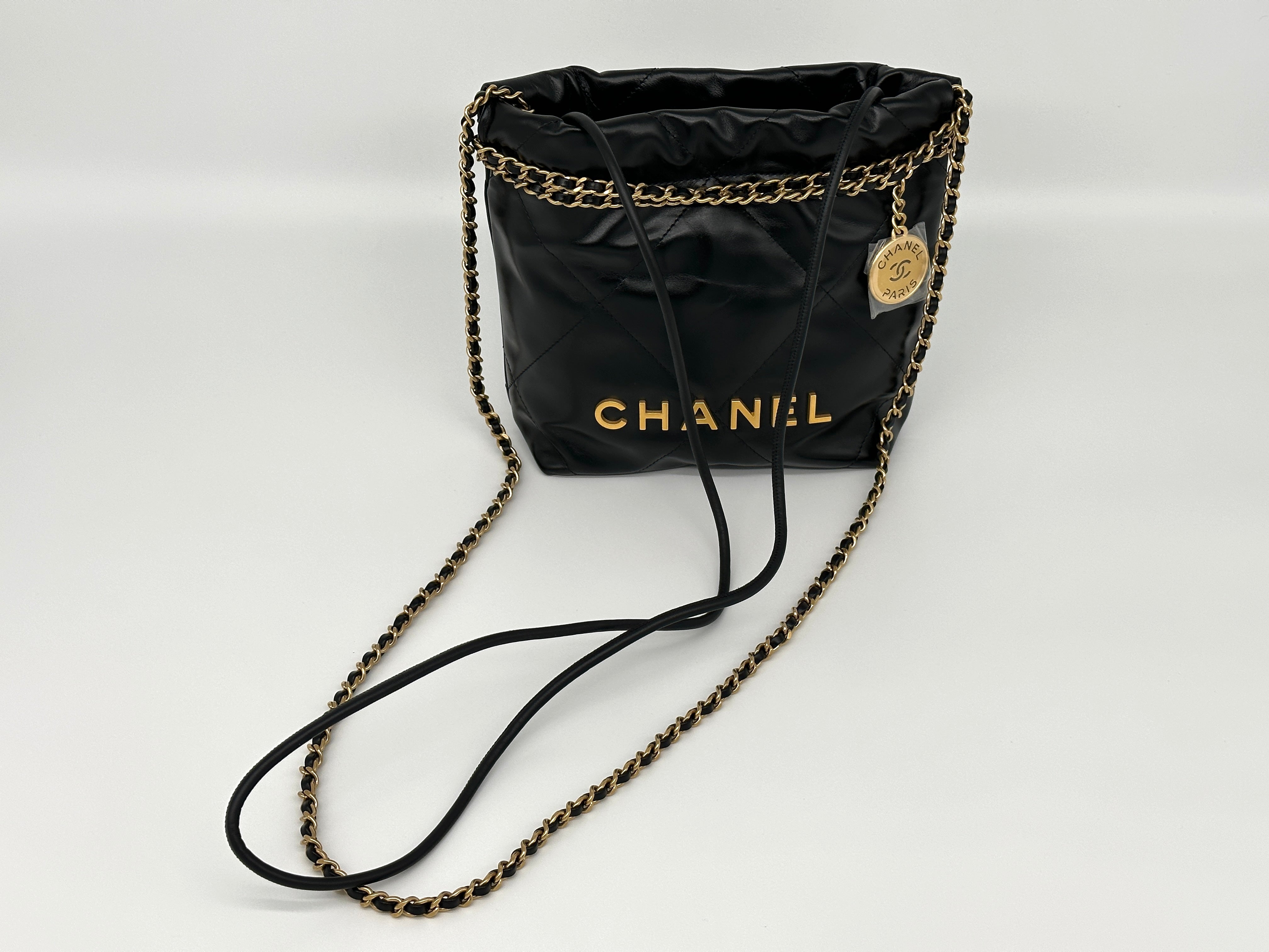 *HOT* Chanel 22 Mini Handbag