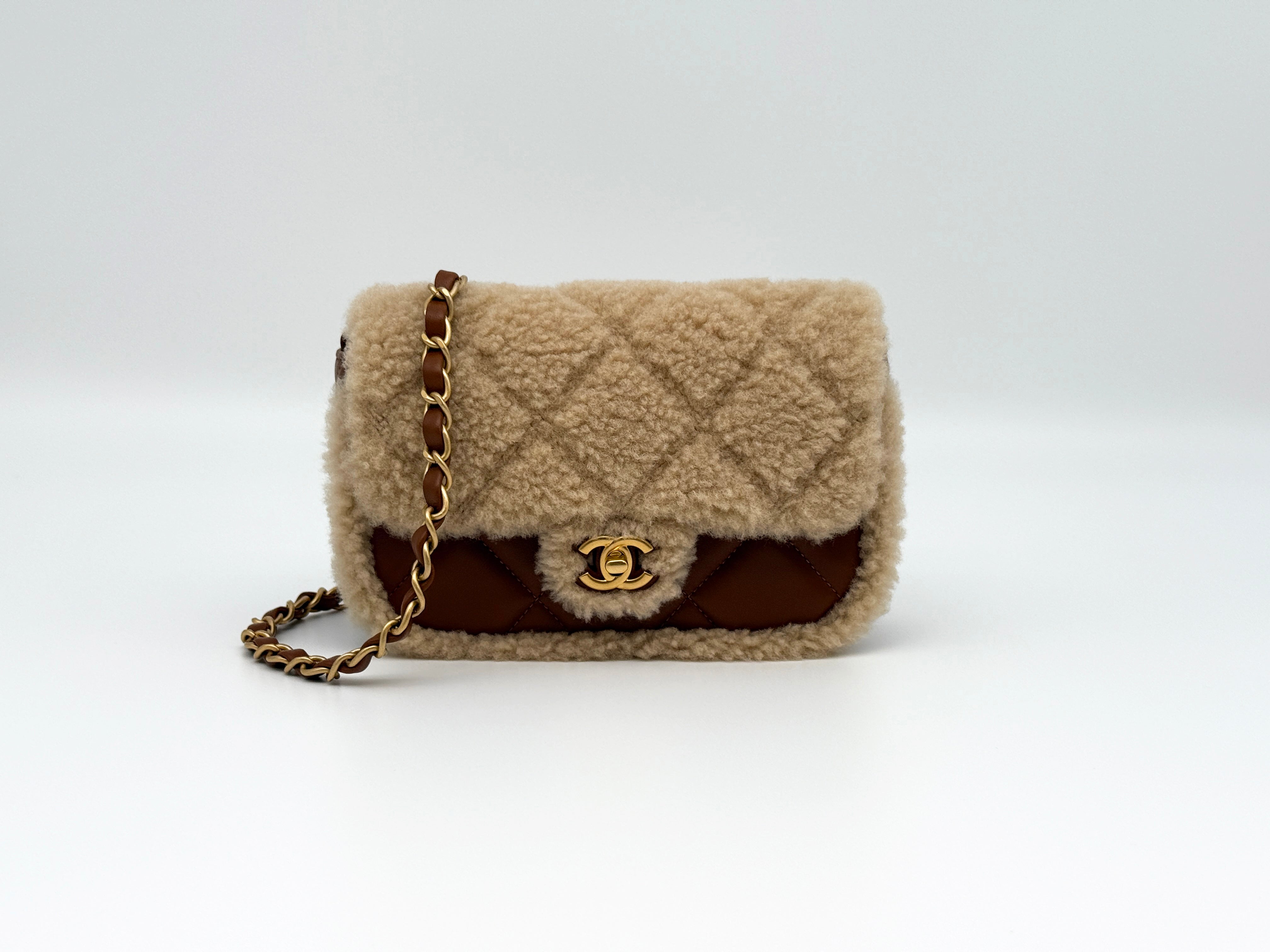 *HOT* Chanel Mini Flap Bag